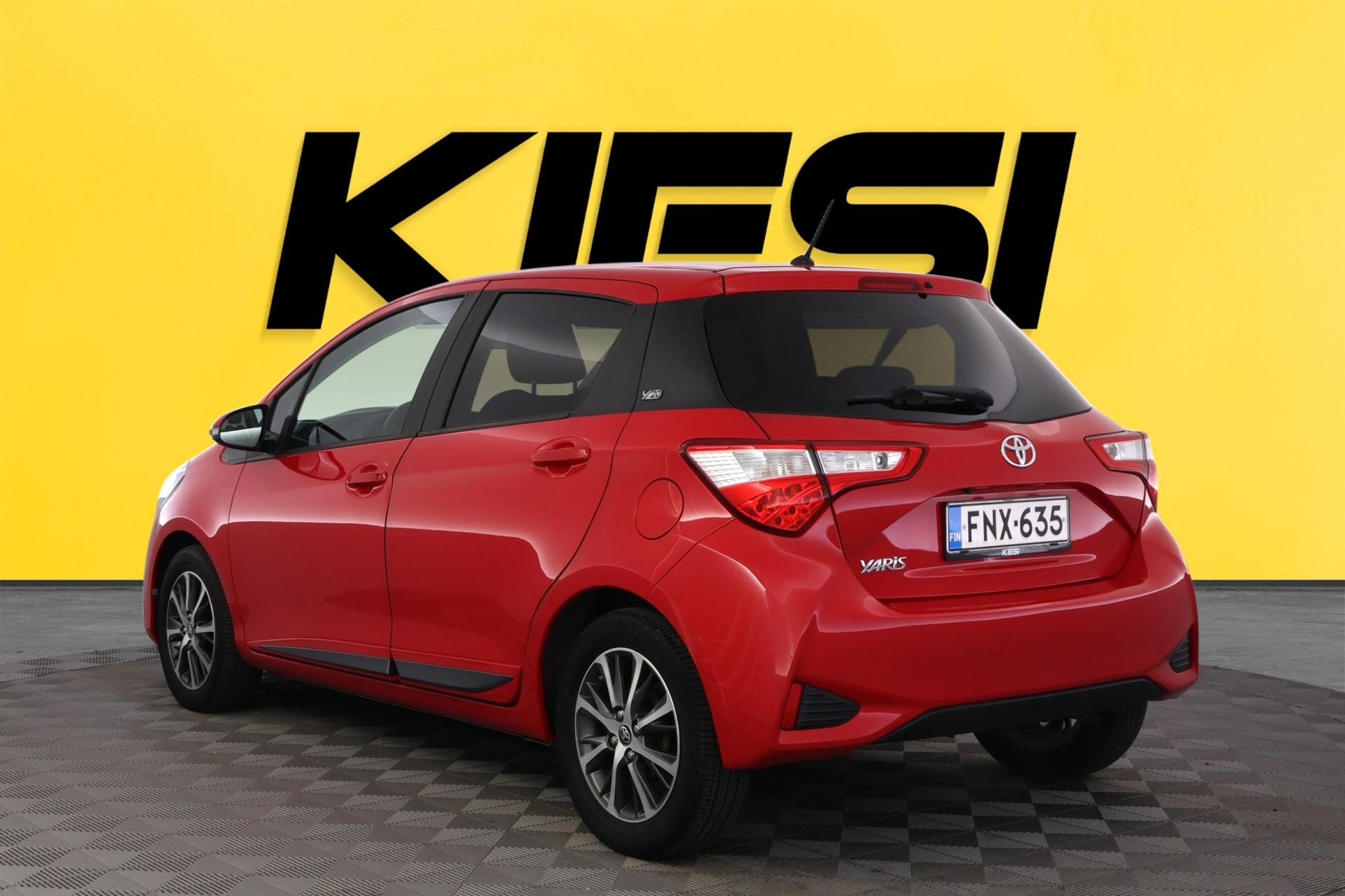 TOYOTA Yaris 2019