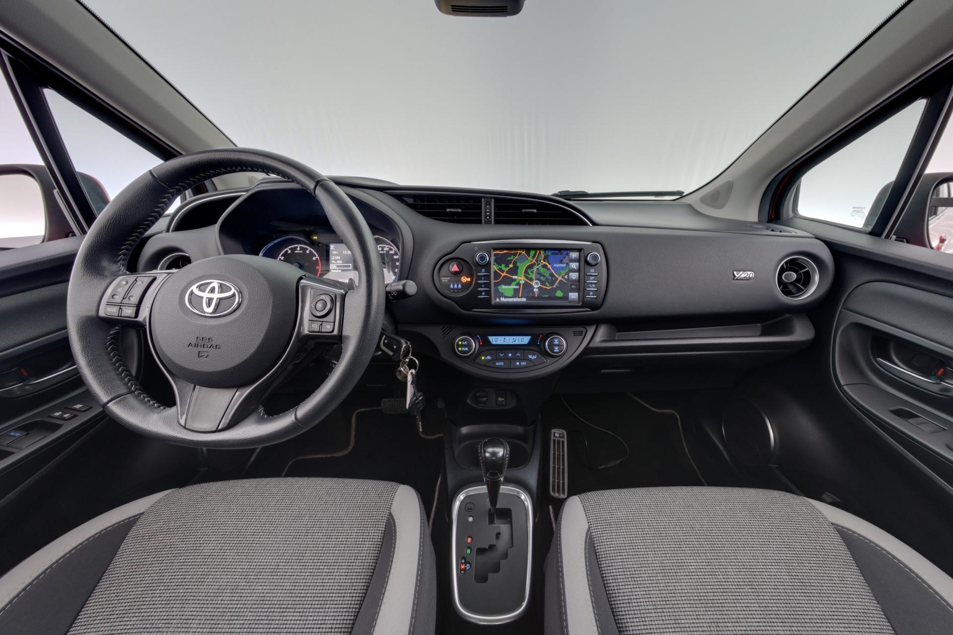 TOYOTA Yaris 2019
