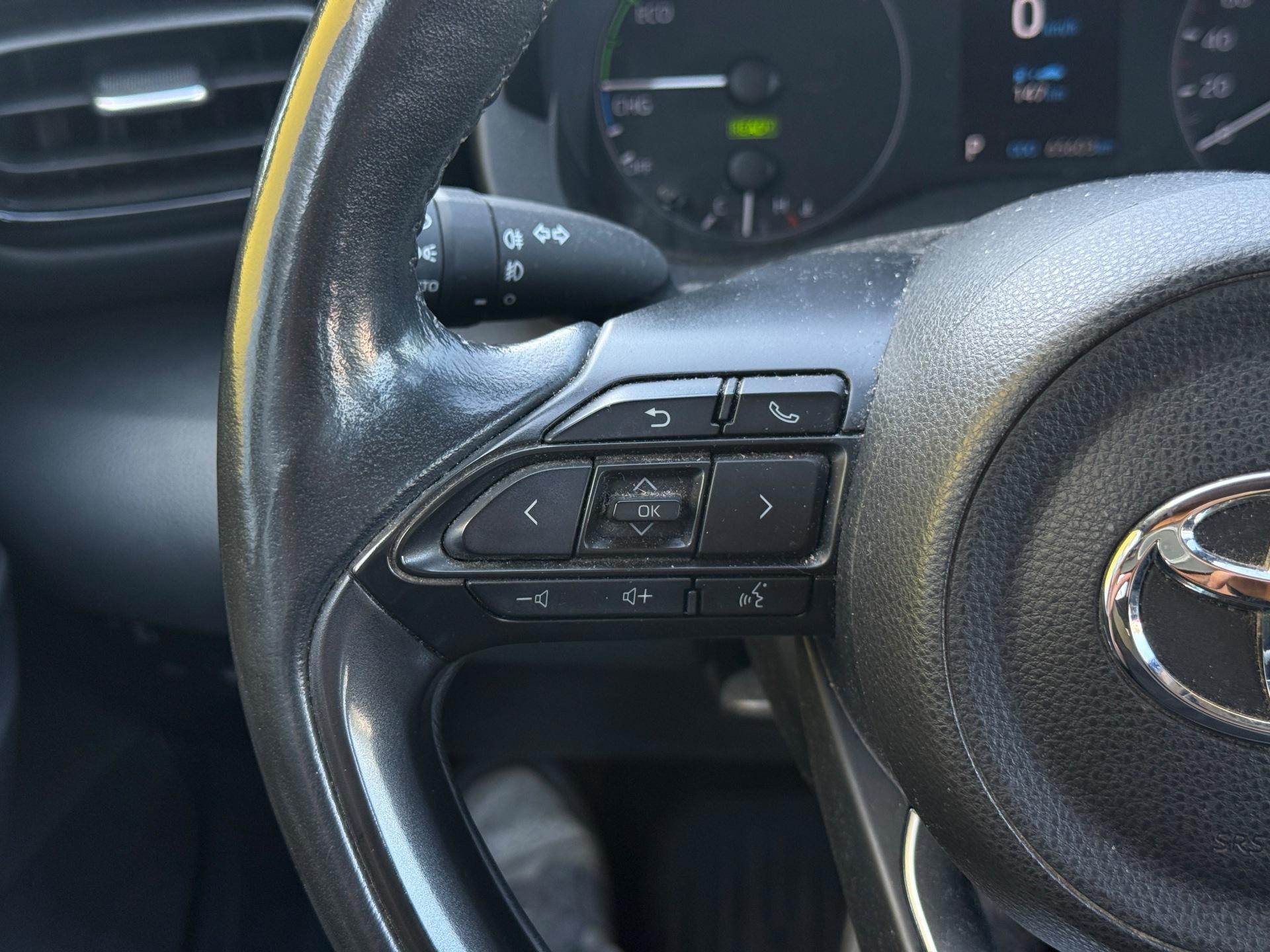 TOYOTA Yaris 2021