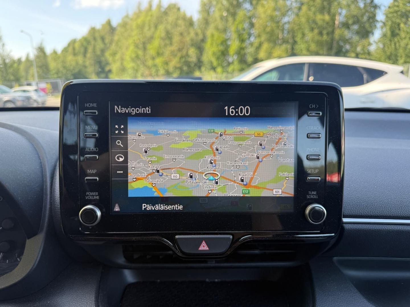 TOYOTA Yaris 2021