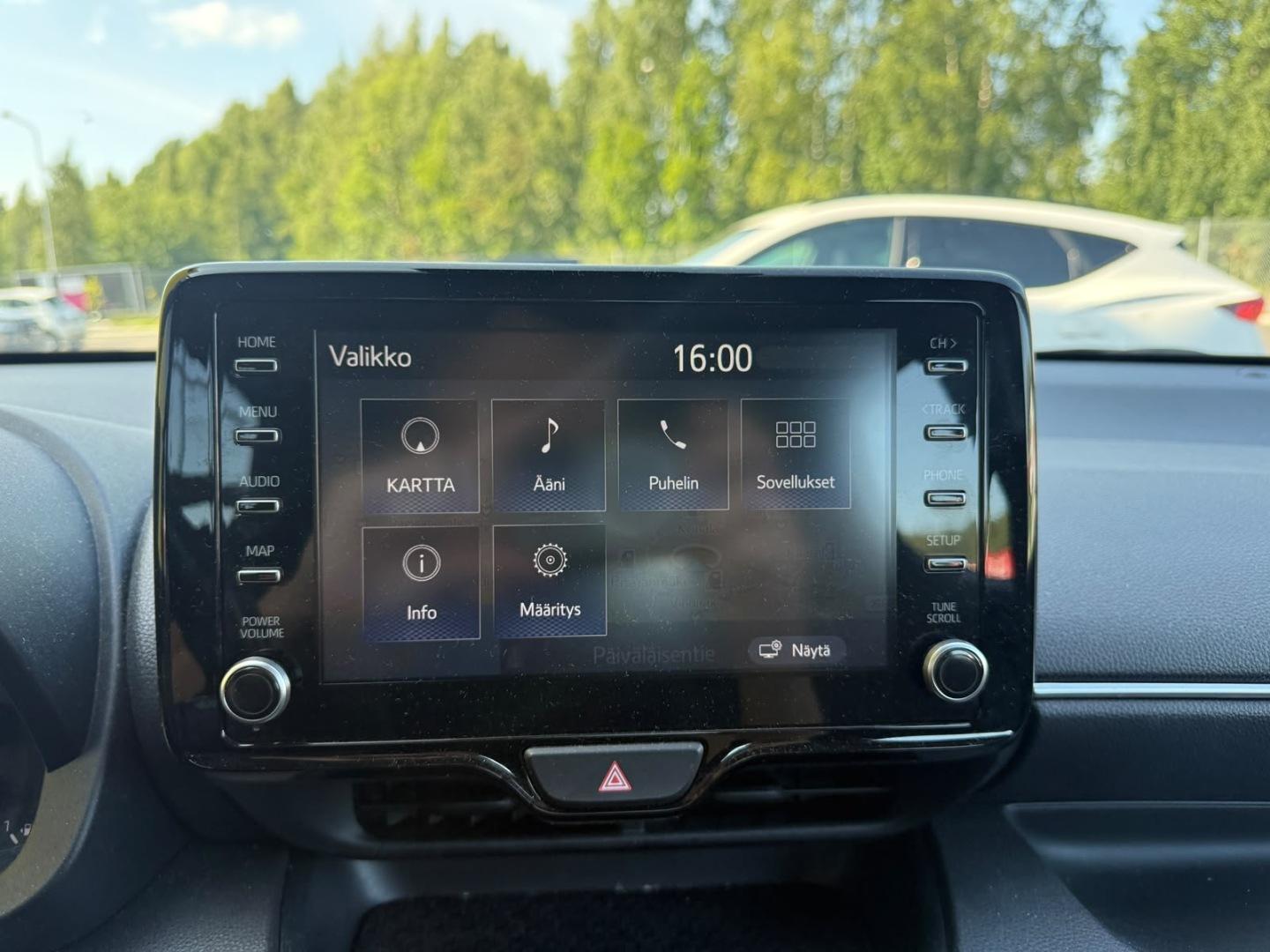 TOYOTA Yaris 2021
