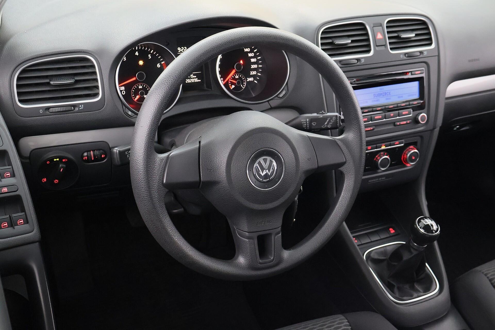 VOLKSWAGEN Golf 2010