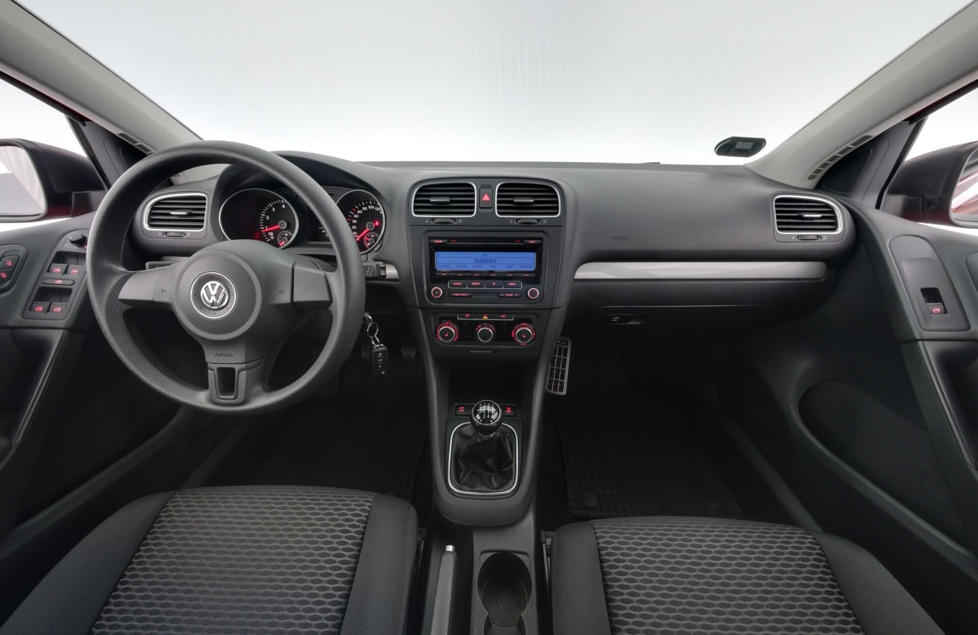 VOLKSWAGEN Golf 2010