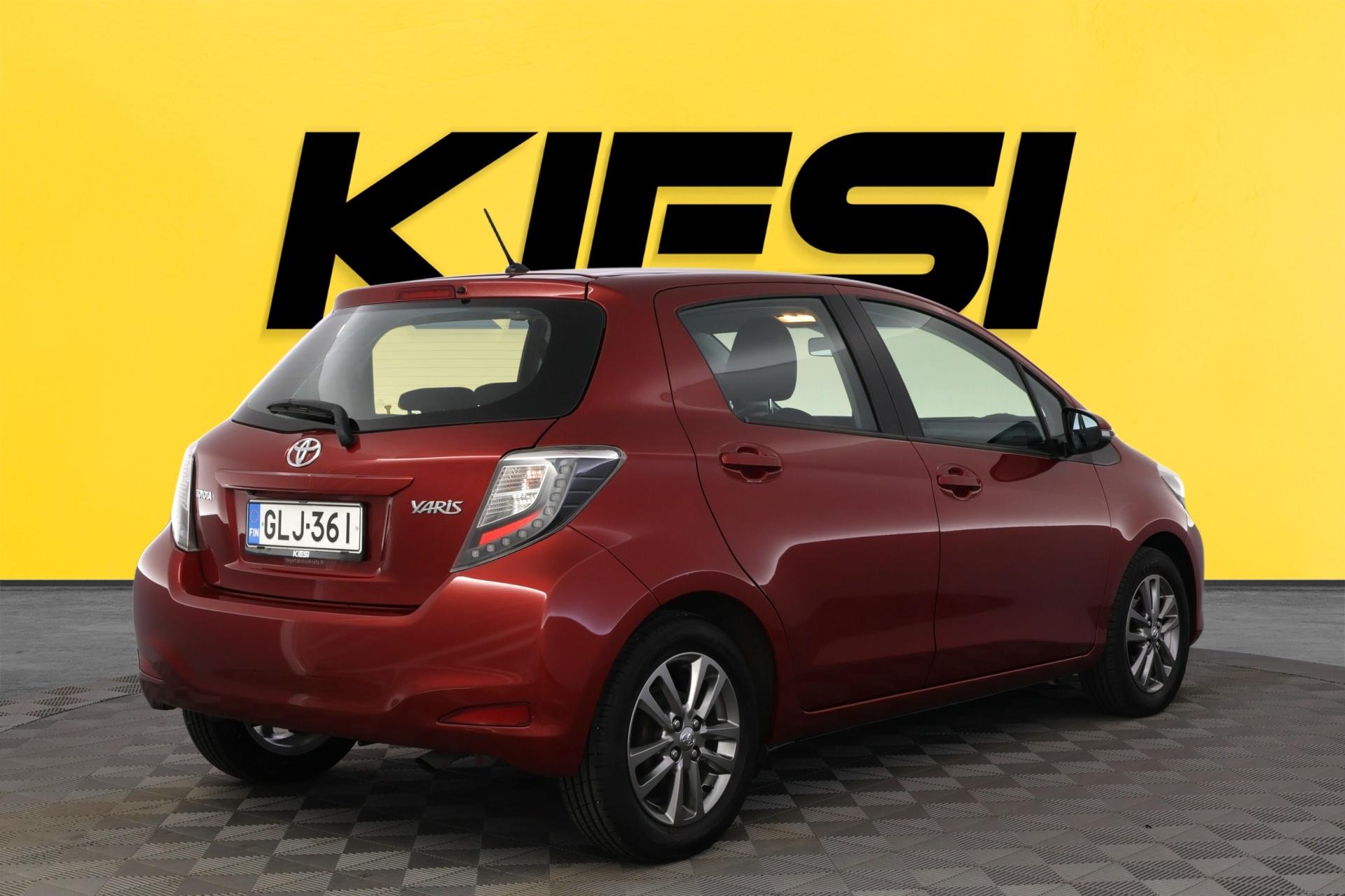 TOYOTA Yaris 2014