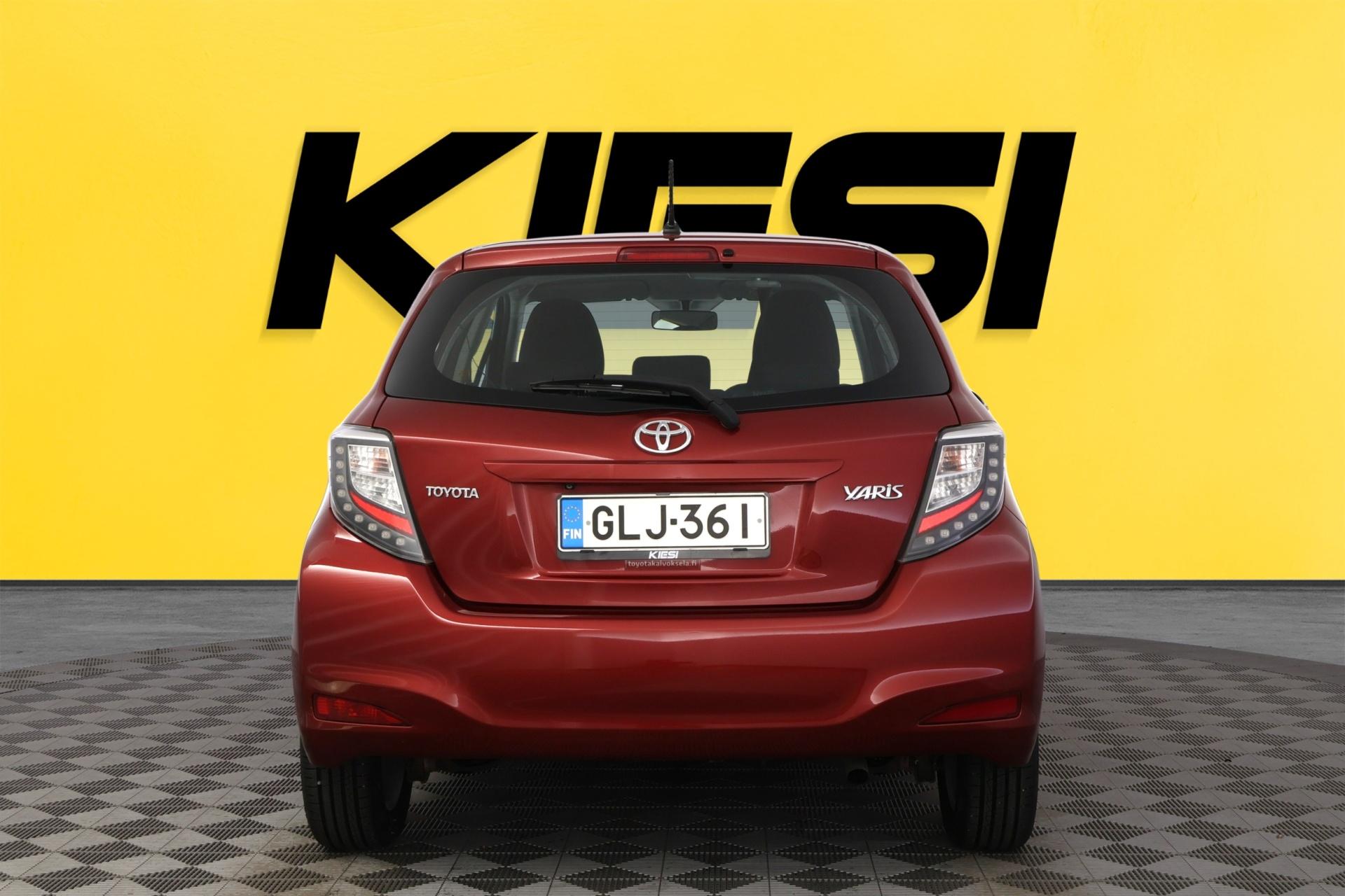 TOYOTA Yaris 2014