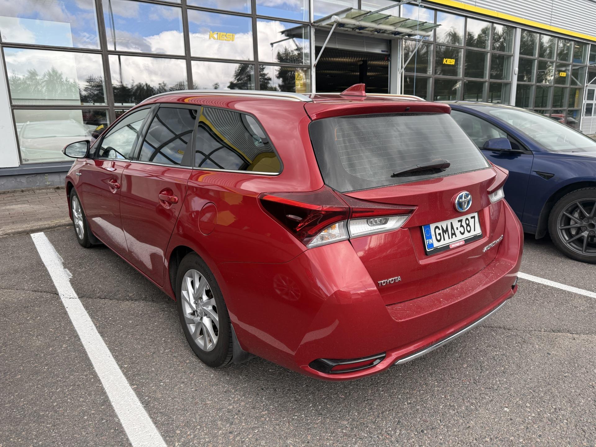 TOYOTA Auris 2016