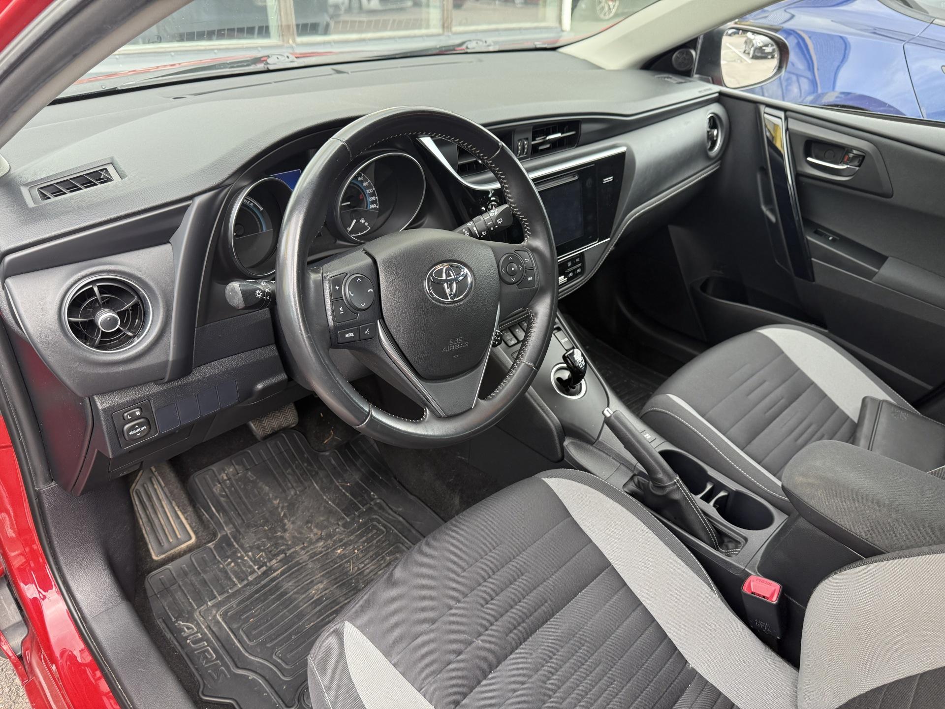 TOYOTA Auris 2016