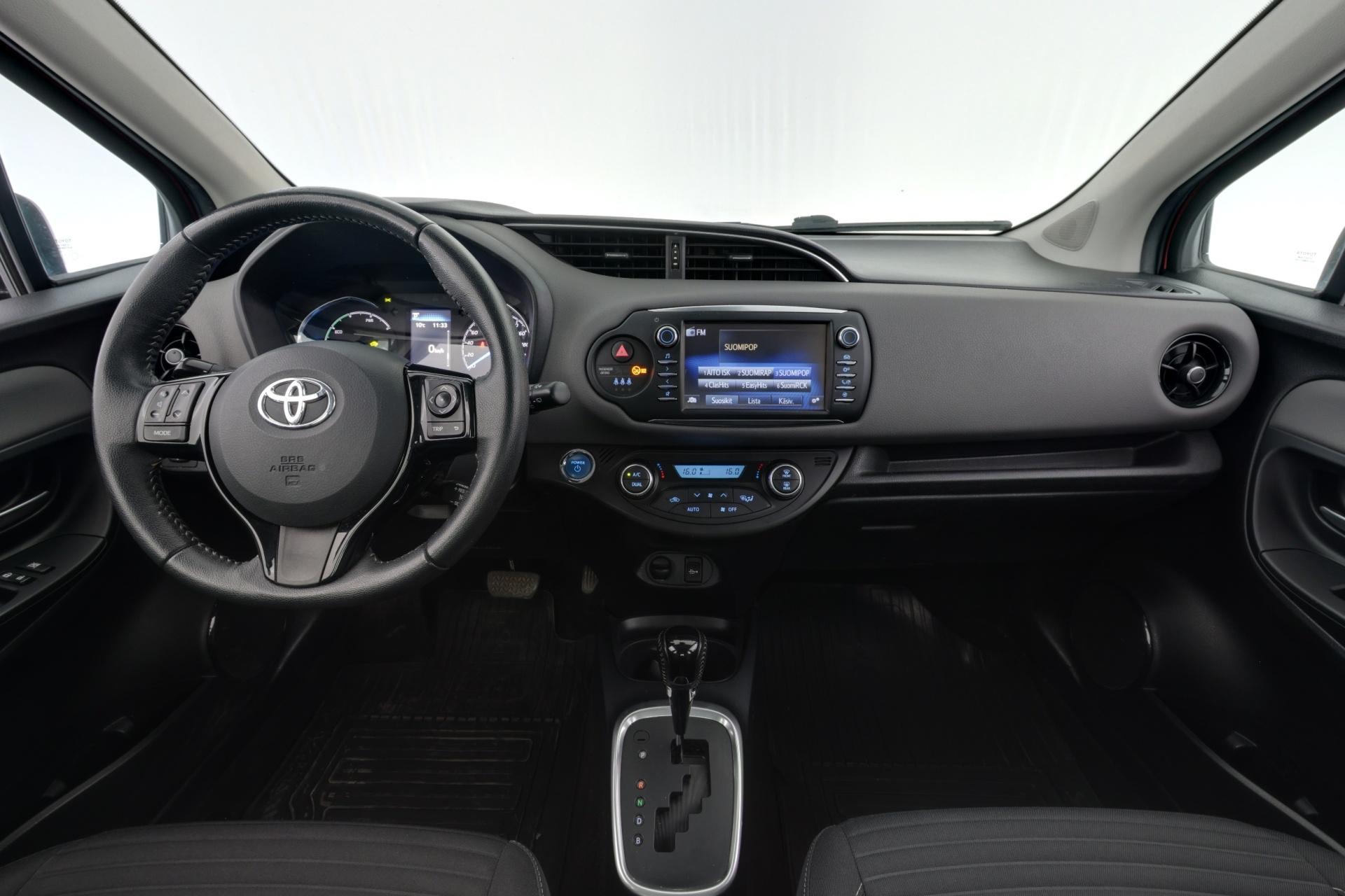 TOYOTA Yaris 2018