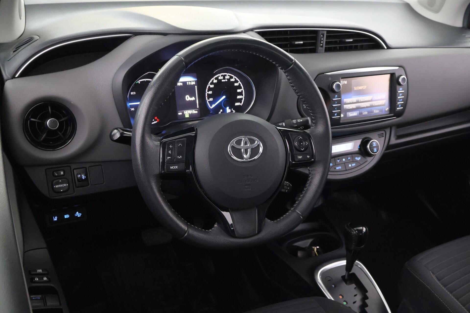 TOYOTA Yaris 2018