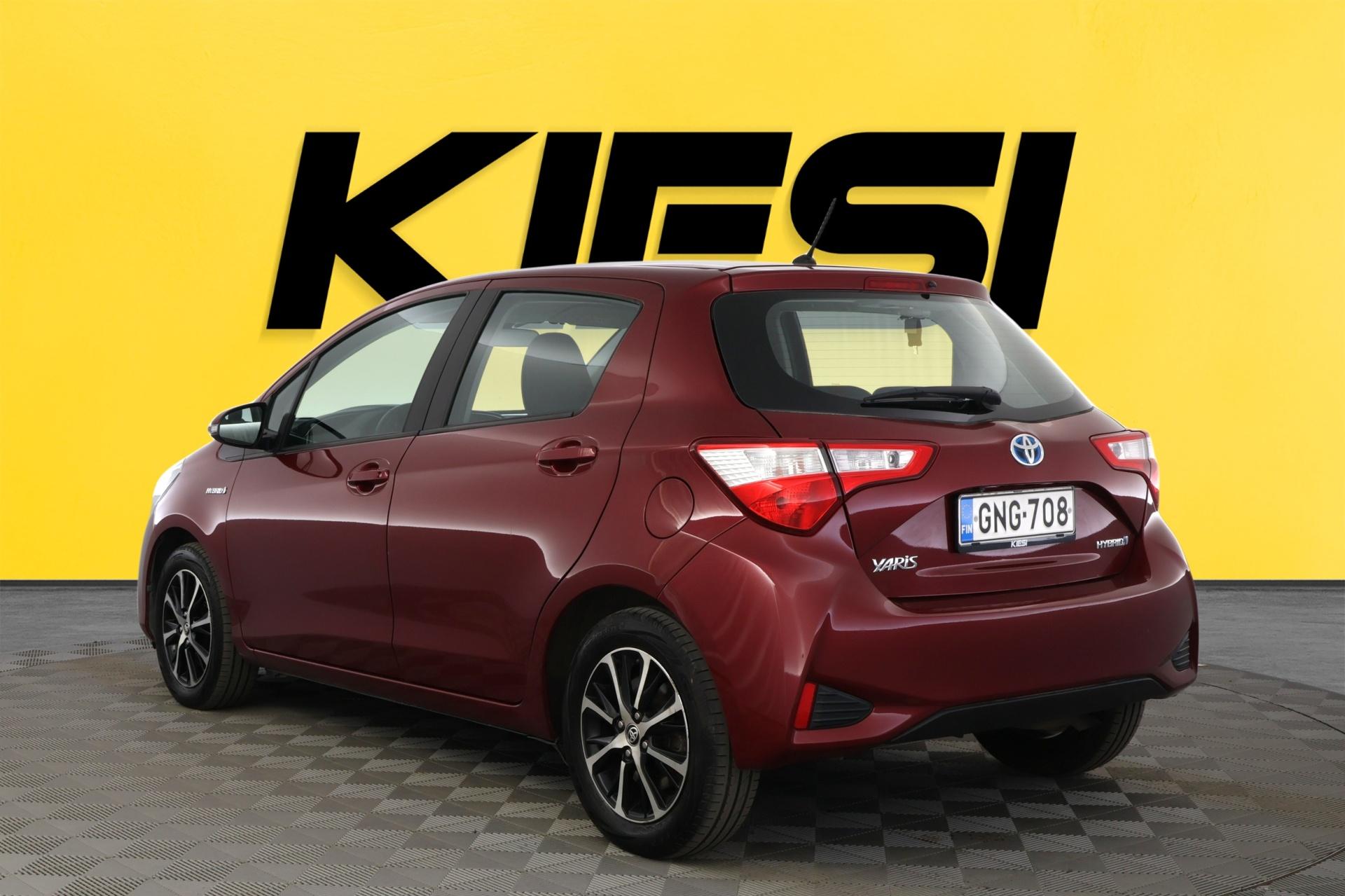 TOYOTA Yaris 2018