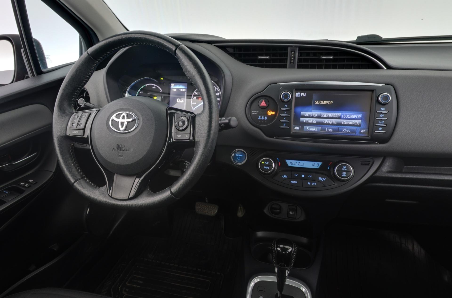 TOYOTA Yaris 2018