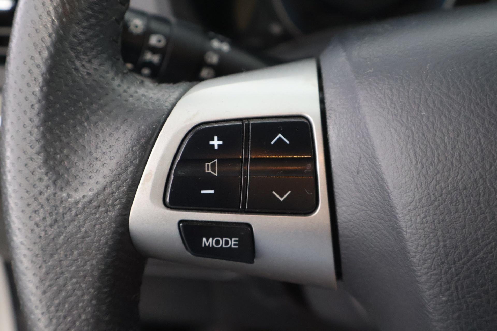 TOYOTA Auris 2011