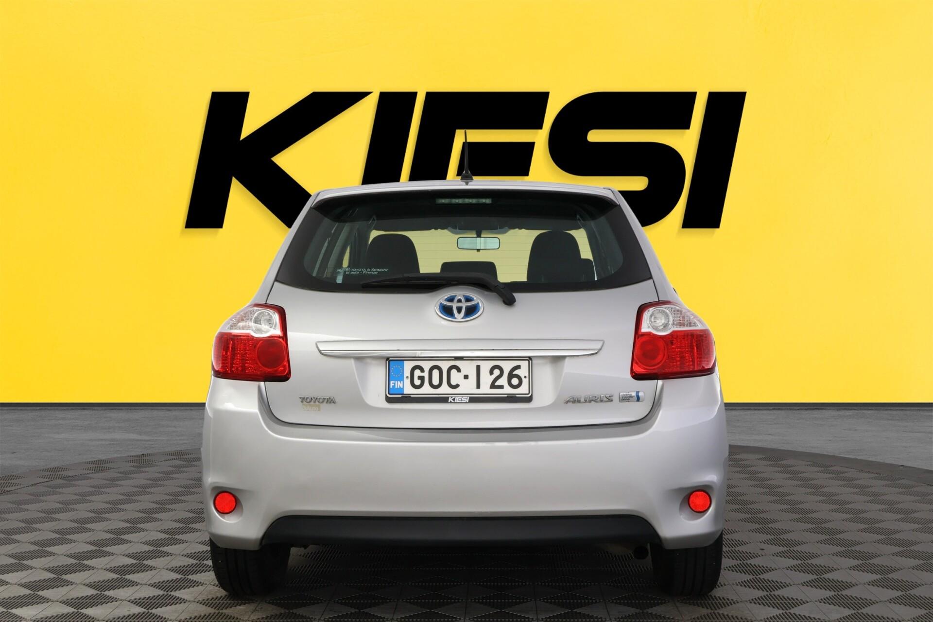 TOYOTA Auris 2011