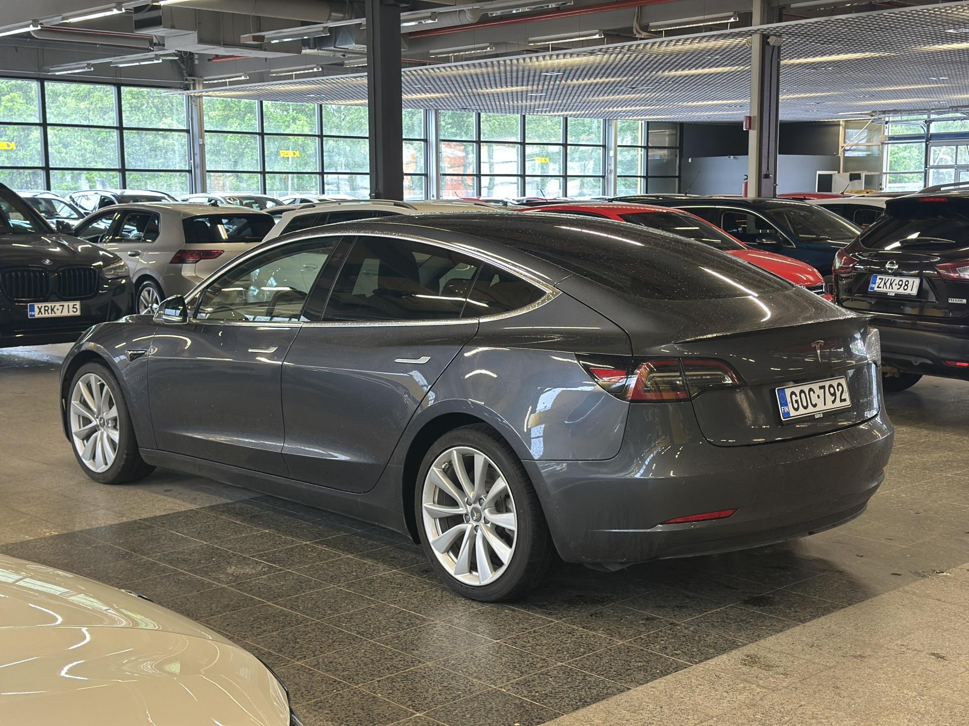 TESLA Model 3 2020