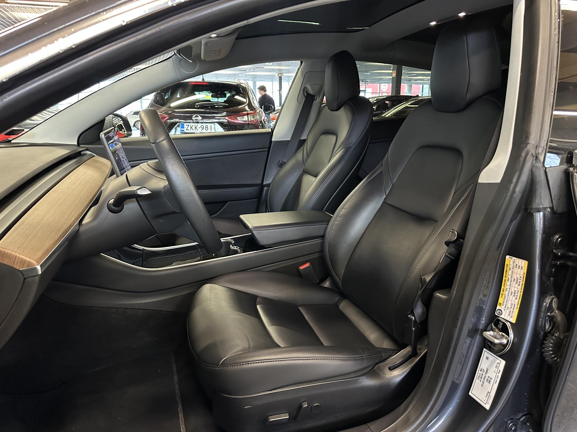 TESLA Model 3 2020