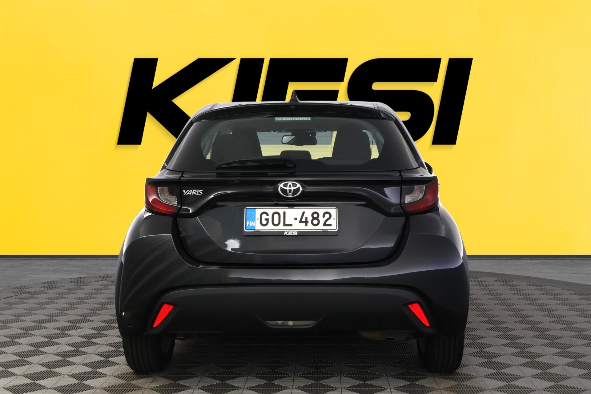 TOYOTA Yaris 2021