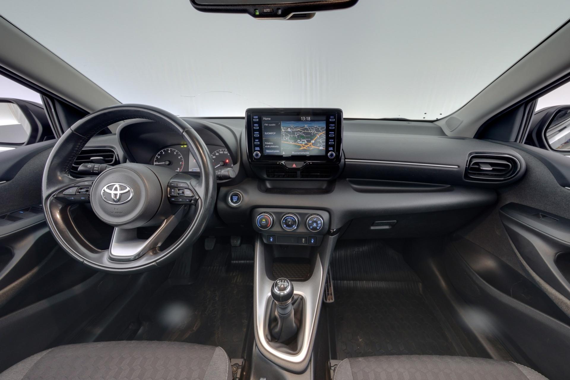 TOYOTA Yaris 2021