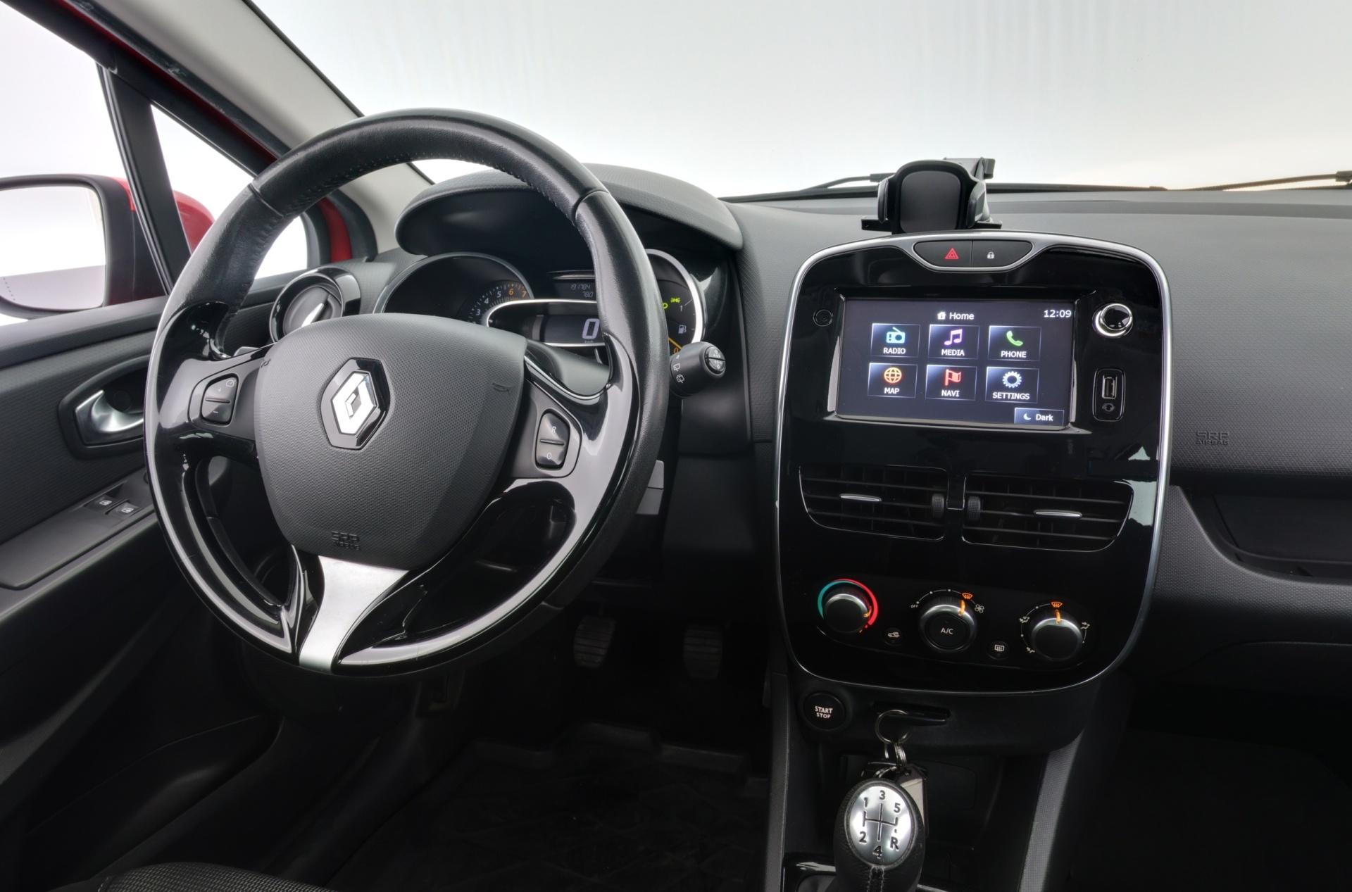 RENAULT Clio 2015