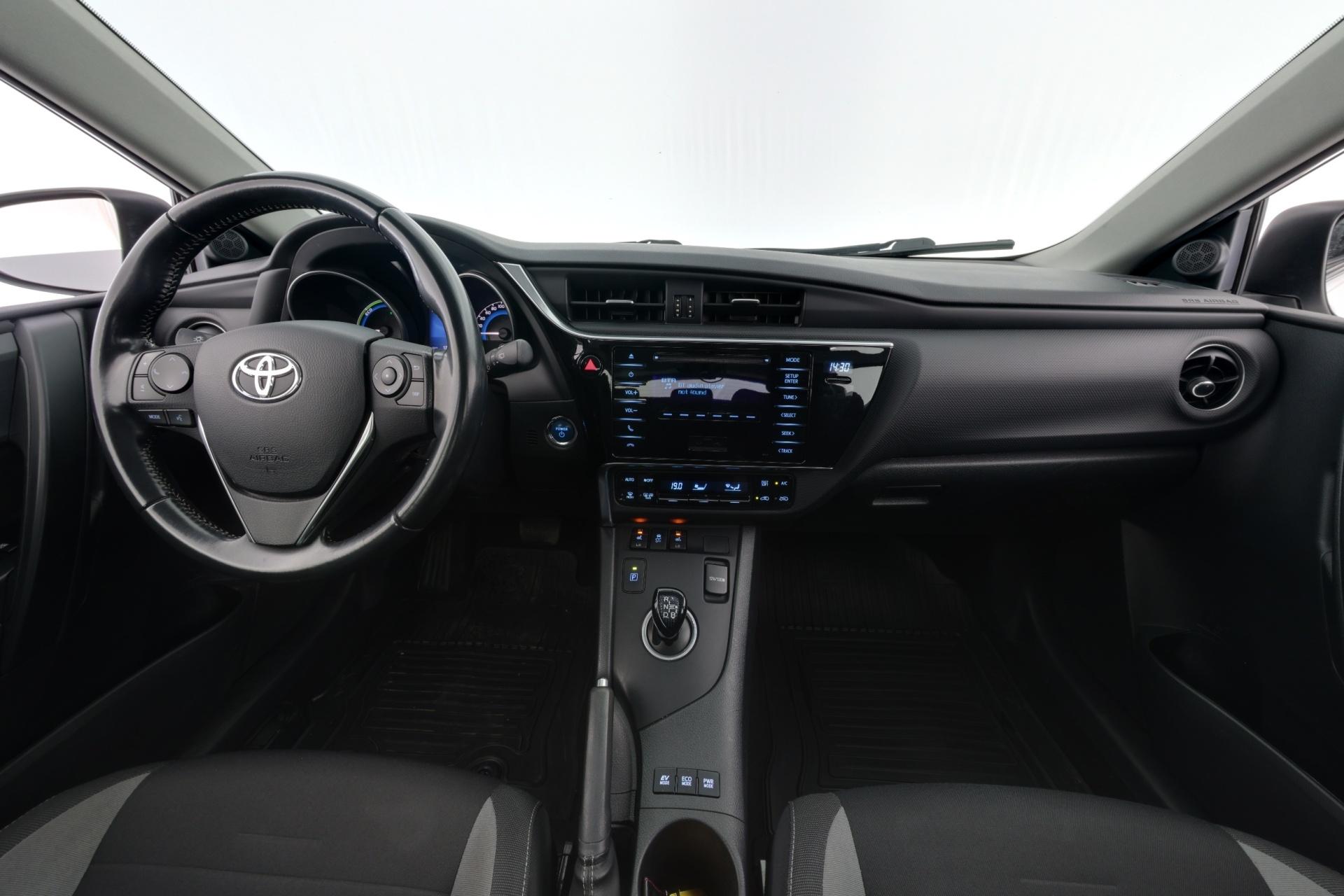 TOYOTA Auris 2017