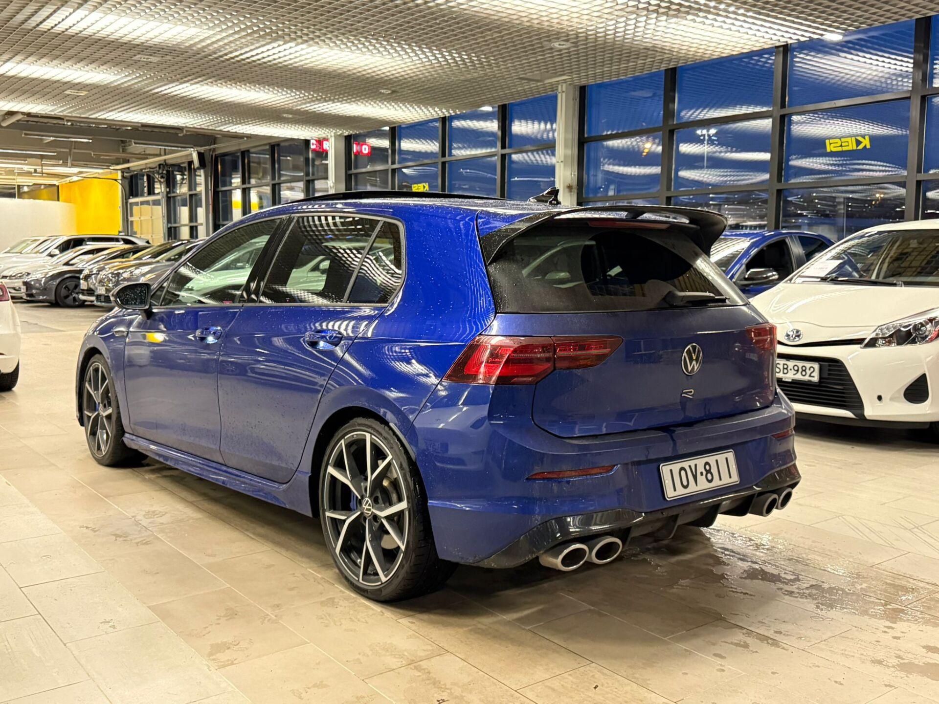 VOLKSWAGEN Golf 2021