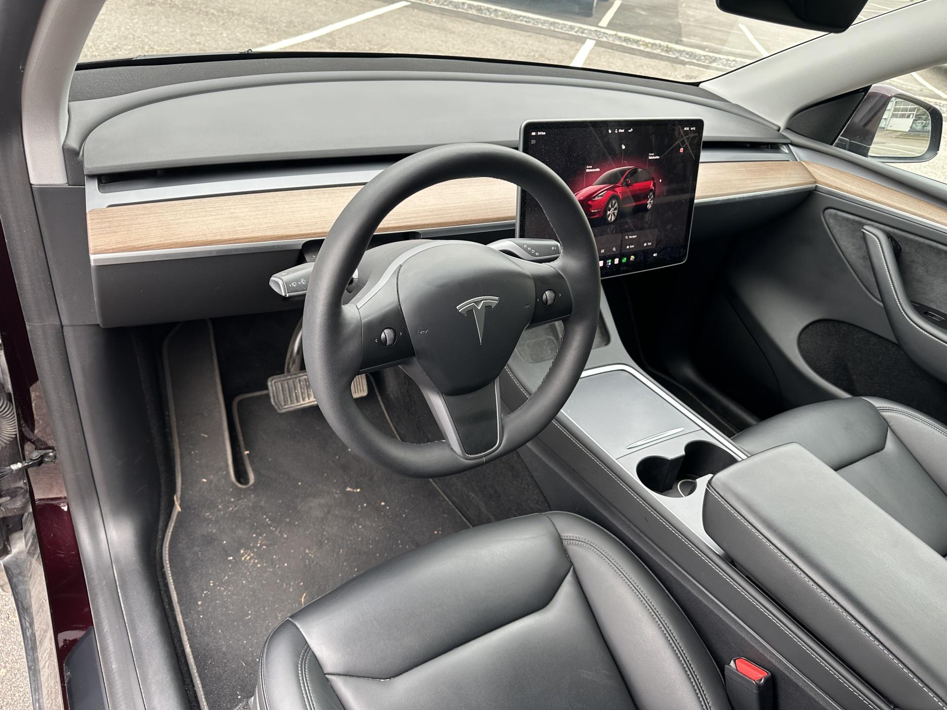 TESLA Model Y 2023