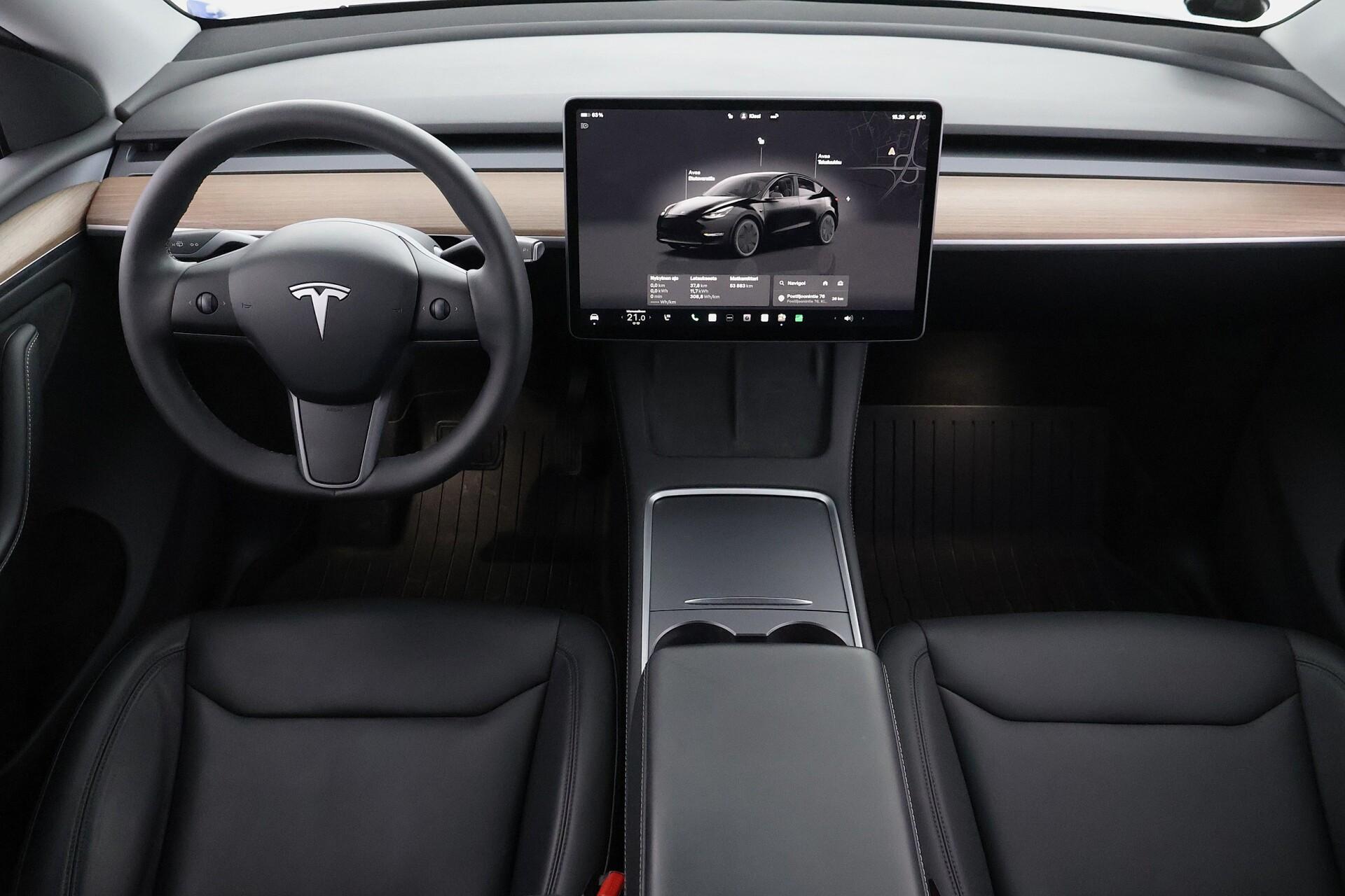 TESLA Model Y 2023