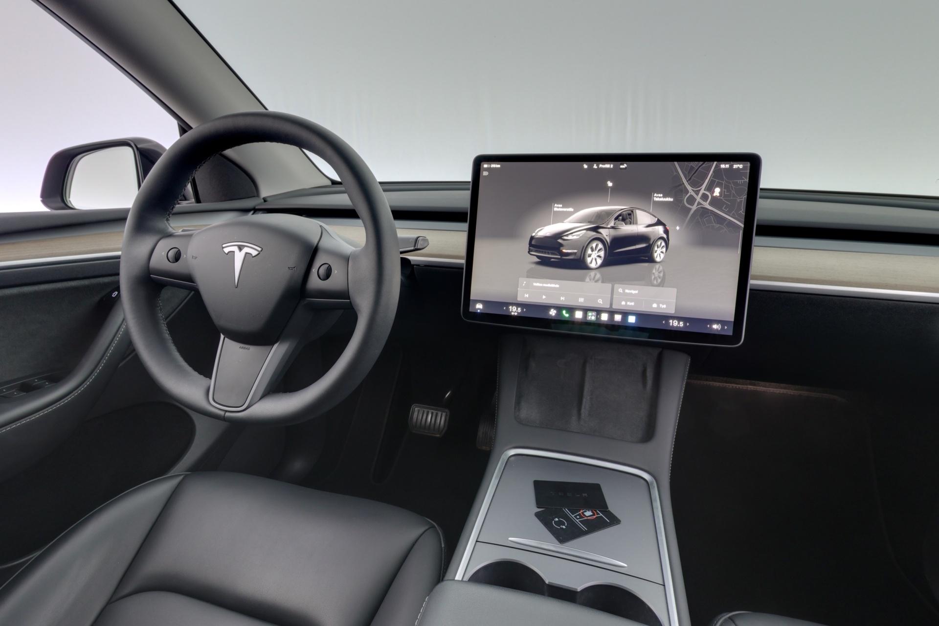 TESLA Model Y 2023
