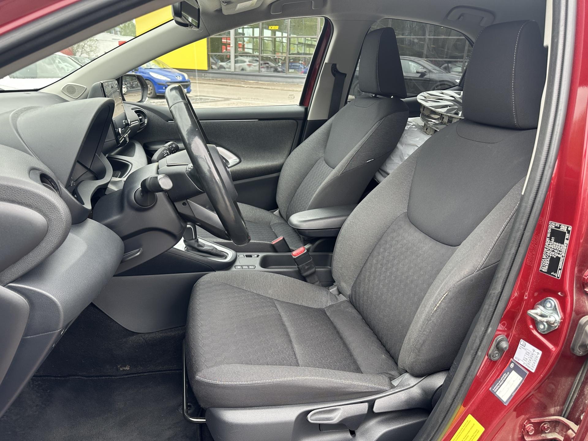 TOYOTA Yaris 2021