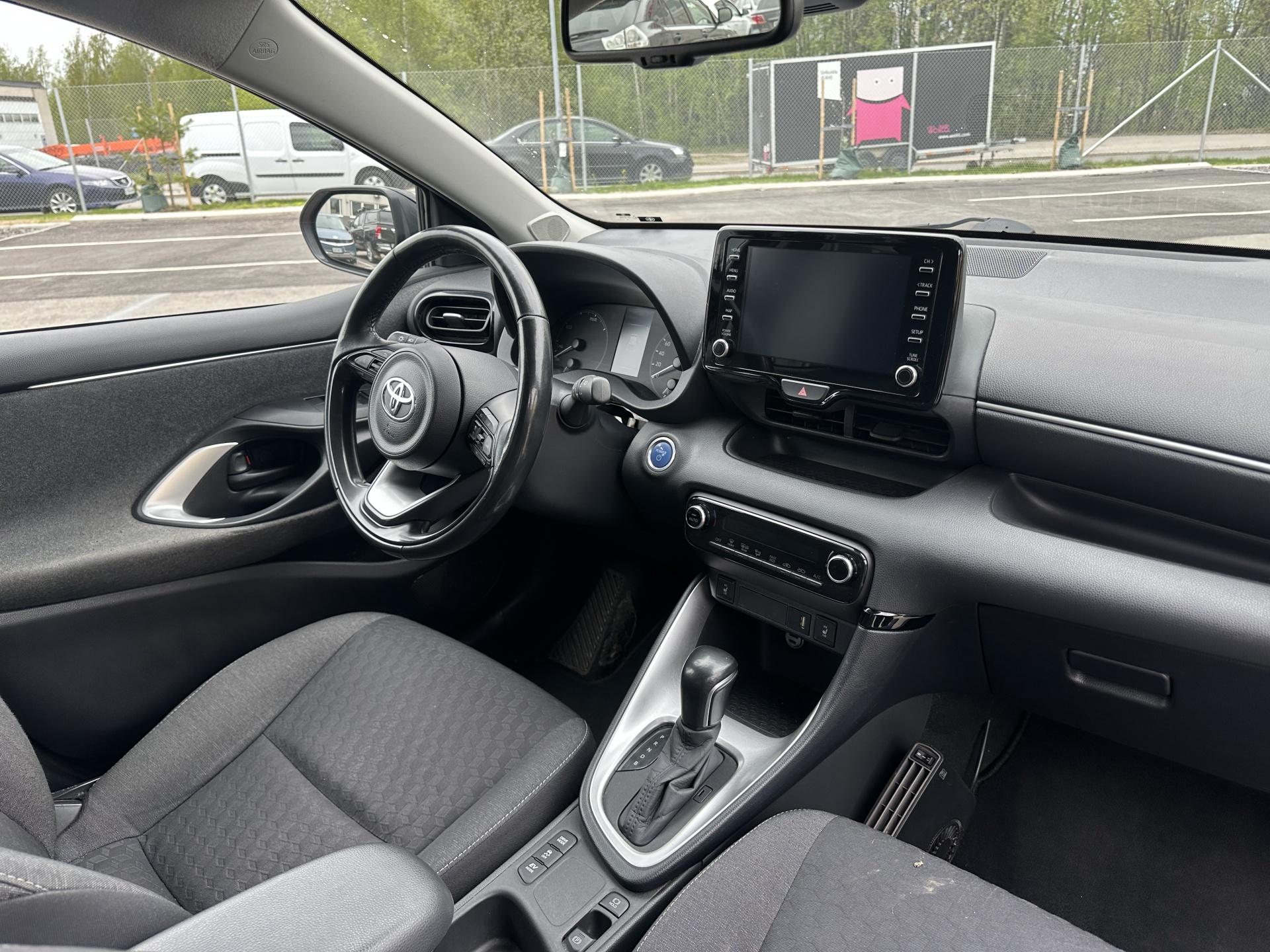 TOYOTA Yaris 2021
