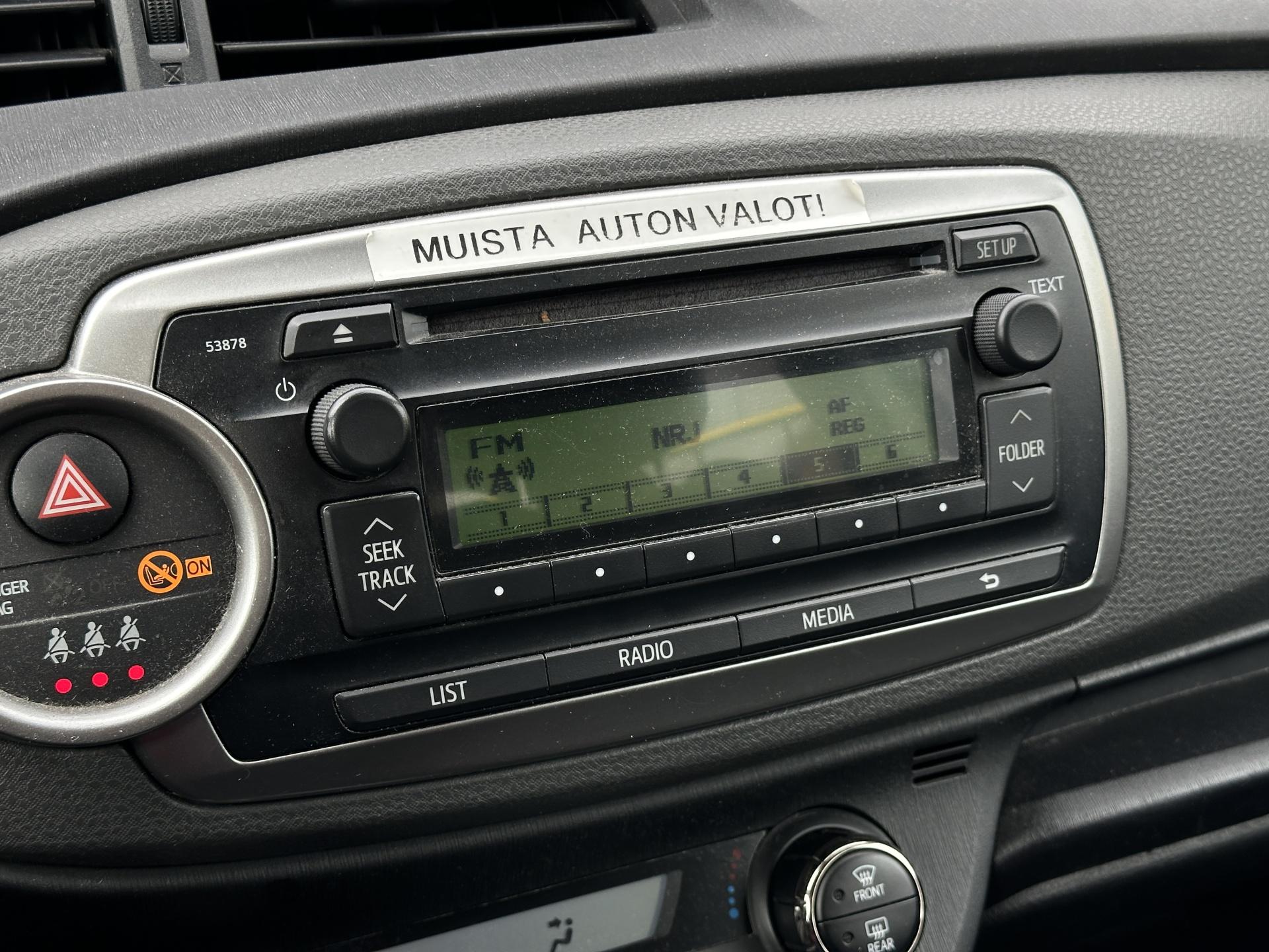 TOYOTA Yaris 2014