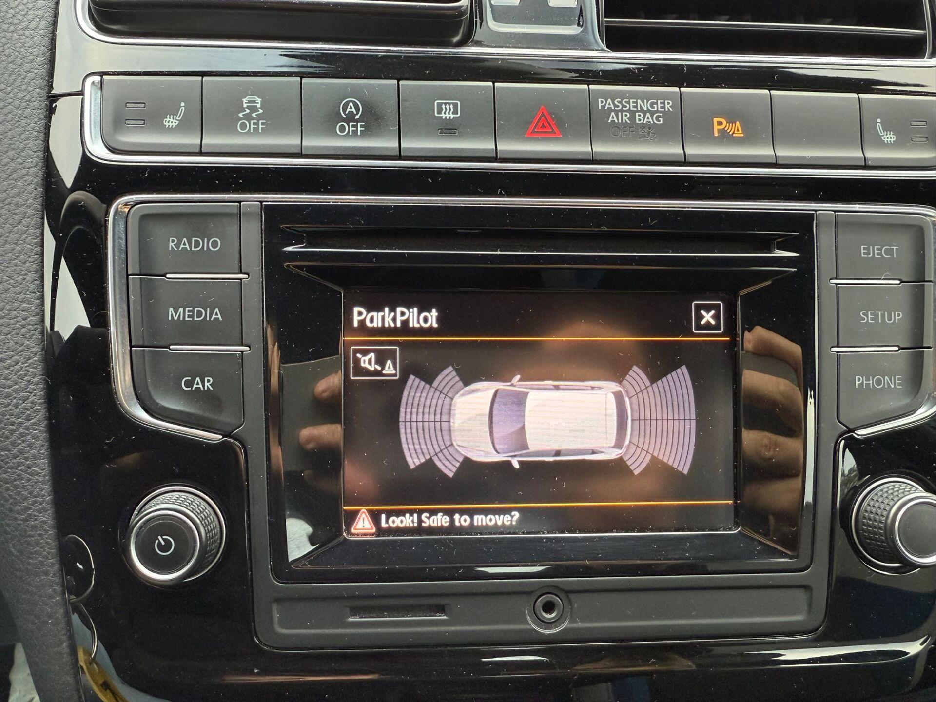 VOLKSWAGEN Polo 2015