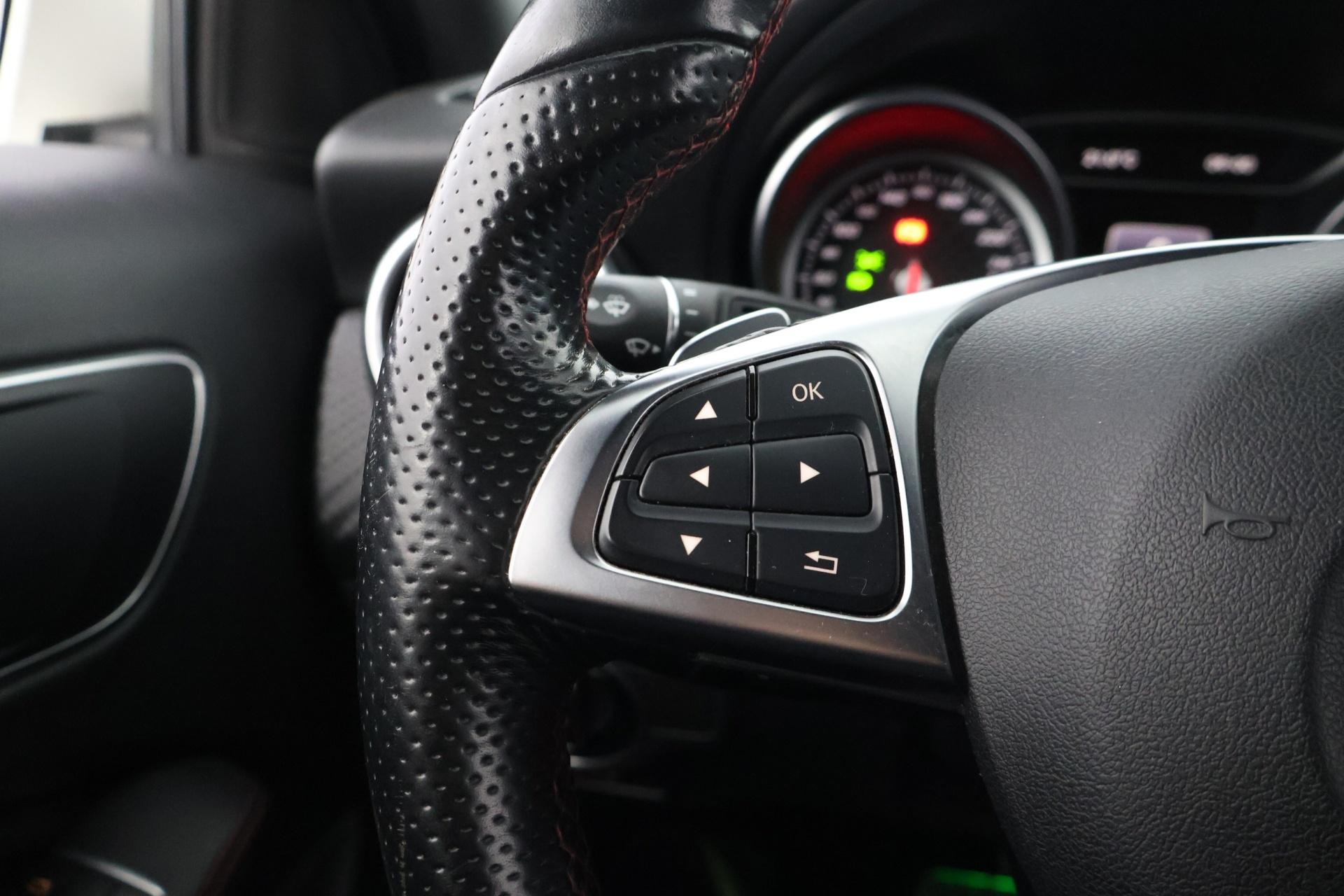 MERCEDES-BENZ A 2016