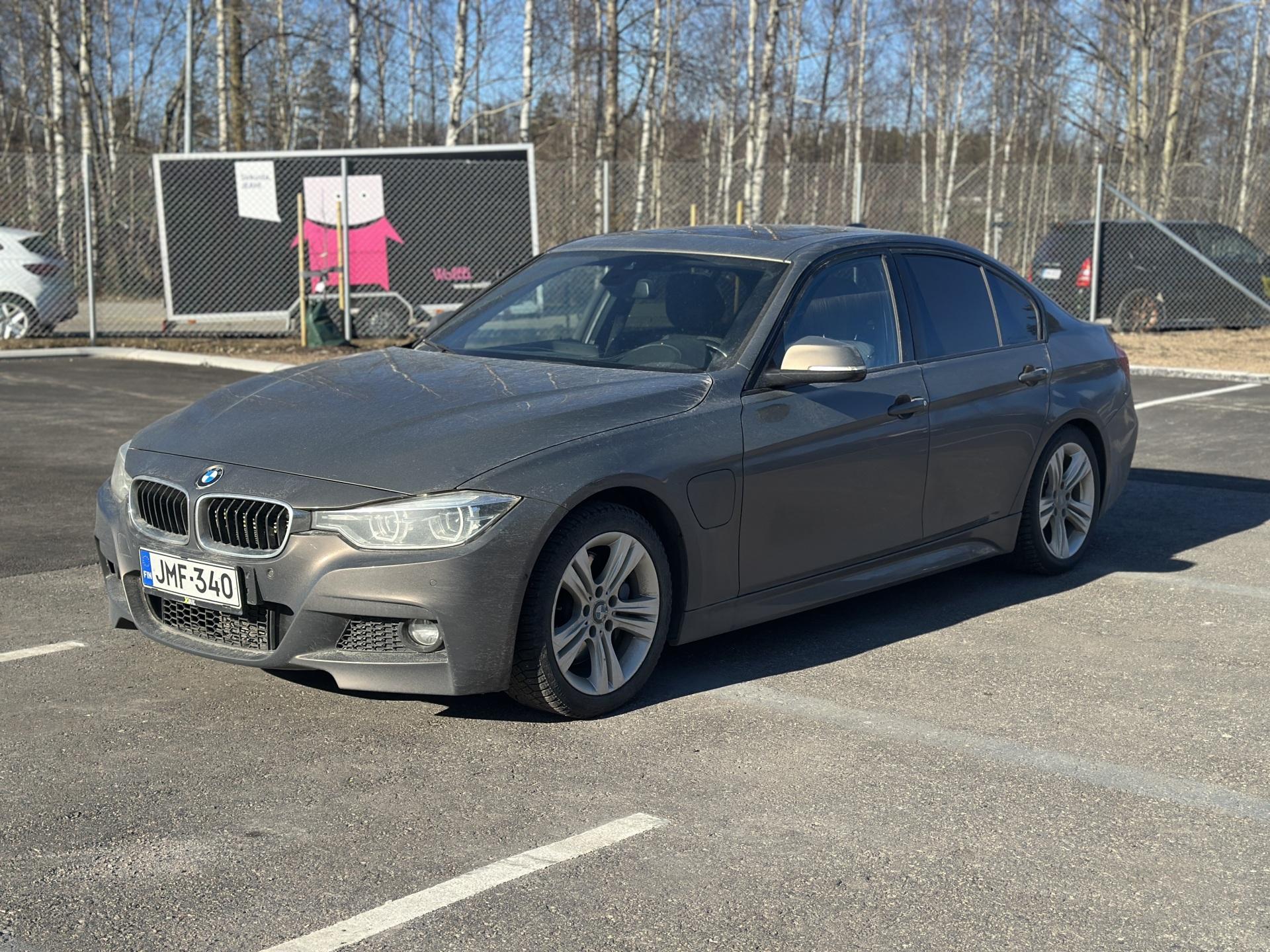 BMW 330 2016