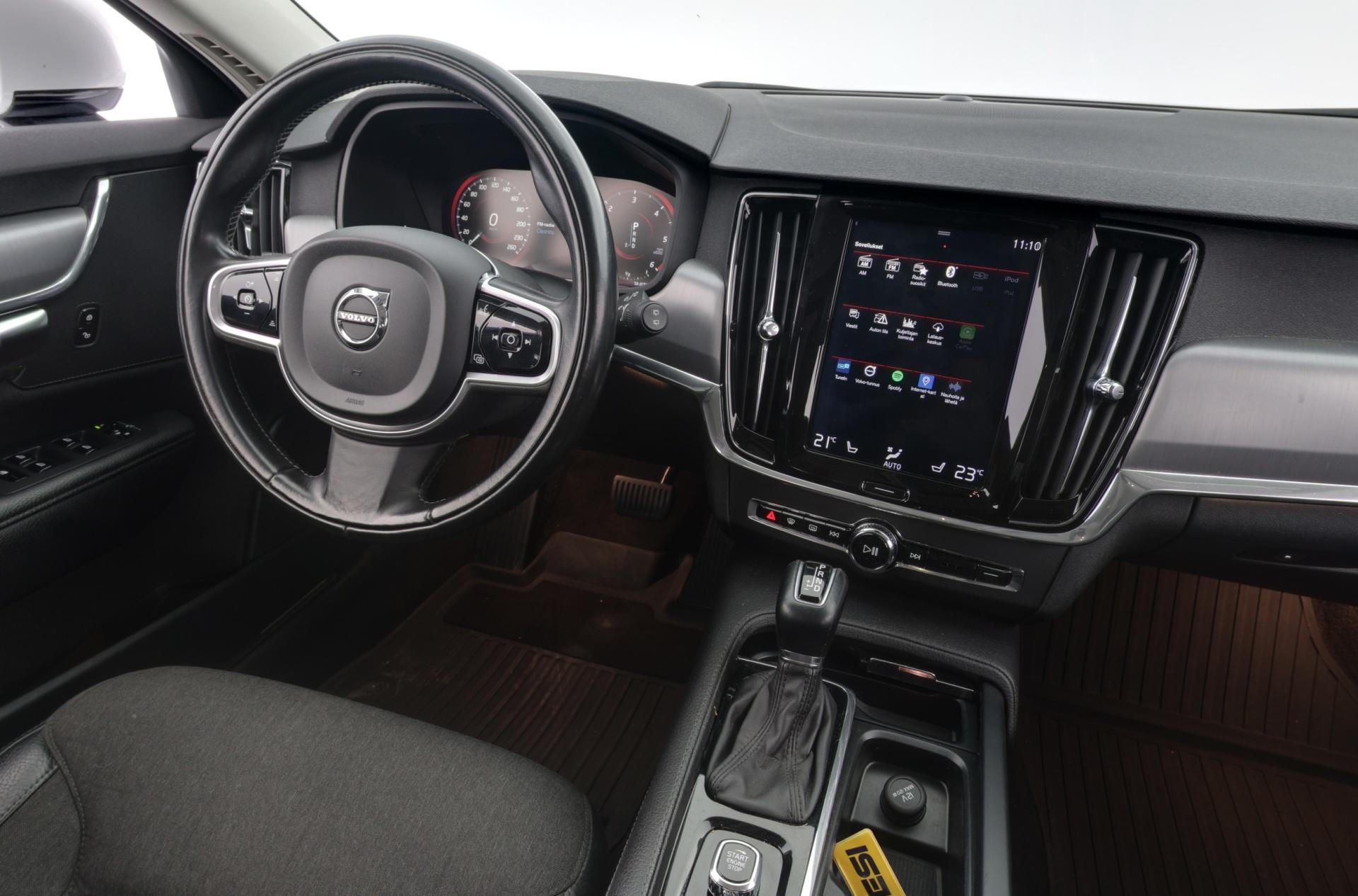 VOLVO V90 2019