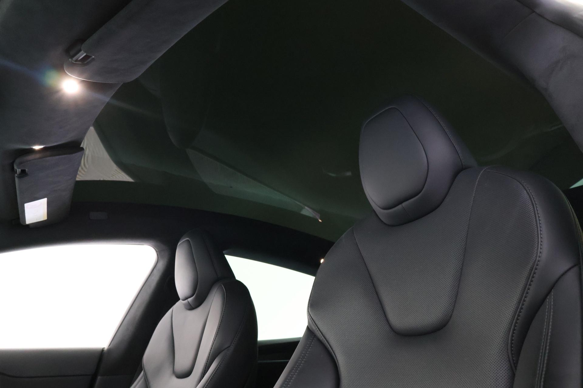 TESLA Model S 2023