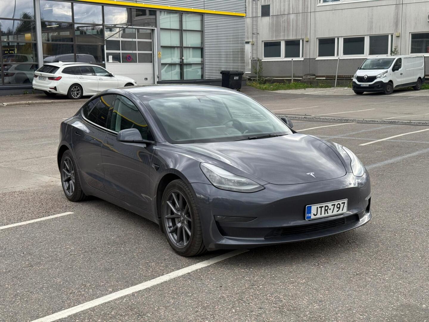 TESLA Model 3 2021