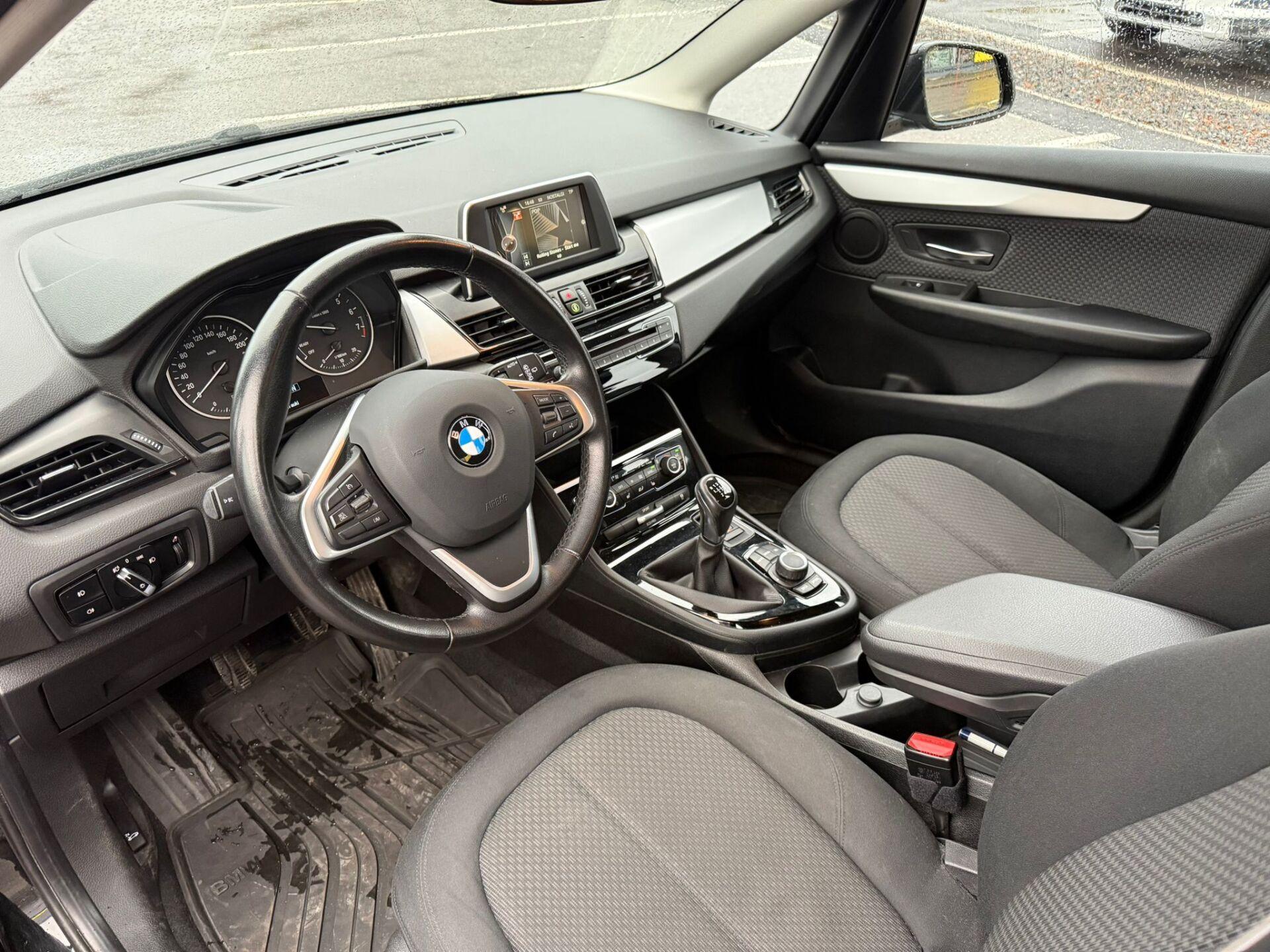 BMW 218 2017