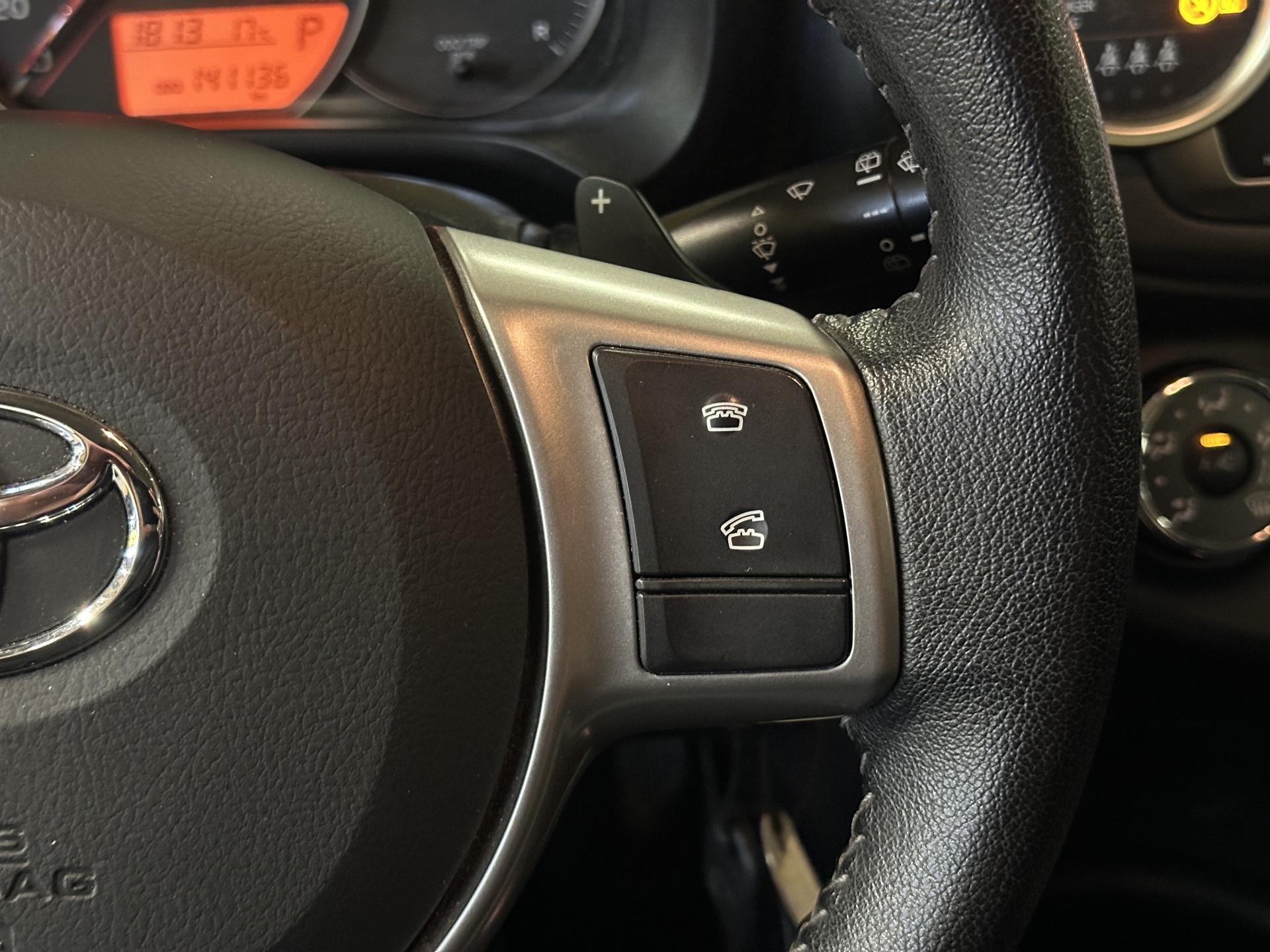 TOYOTA Yaris 2013
