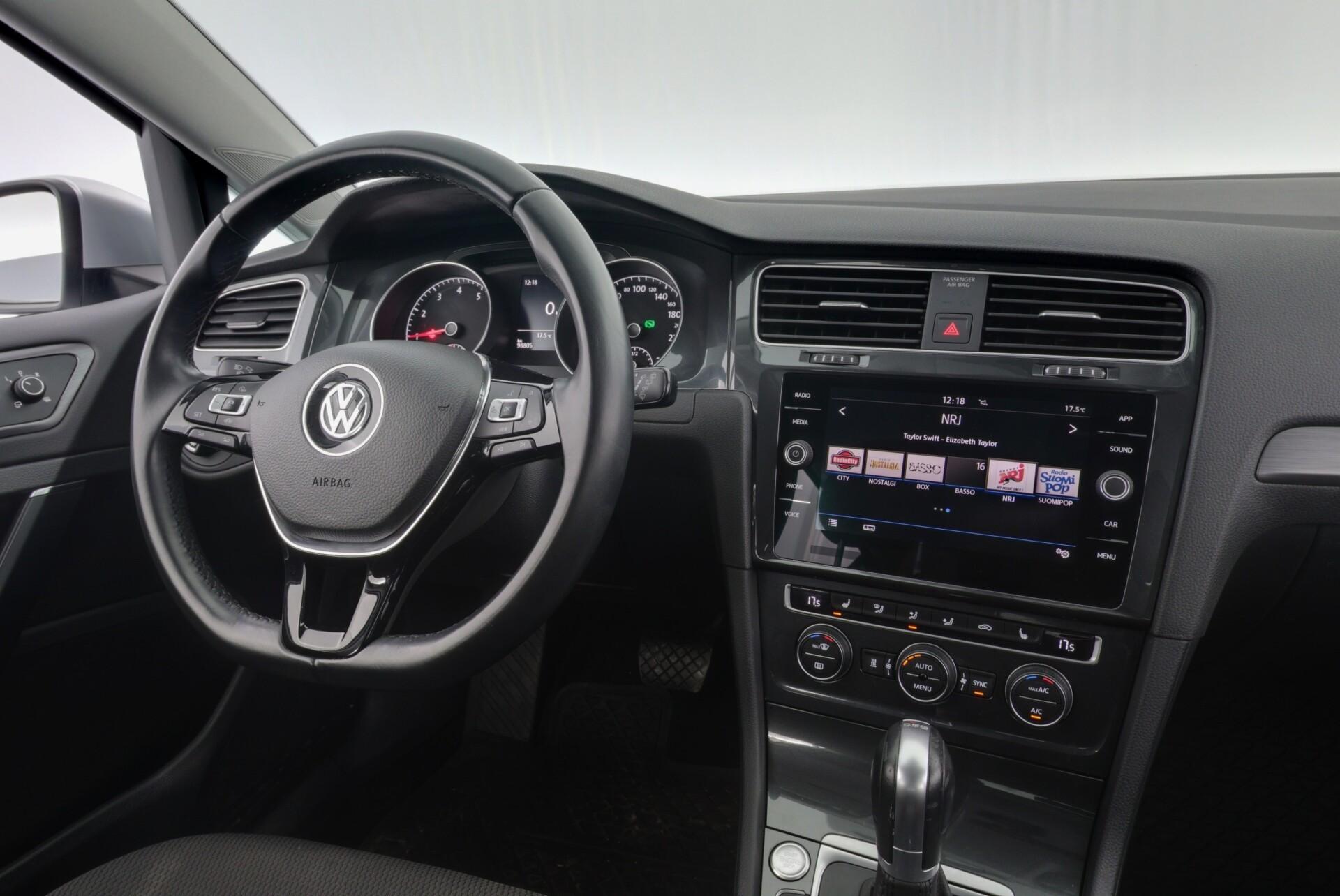 VOLKSWAGEN Golf 2019