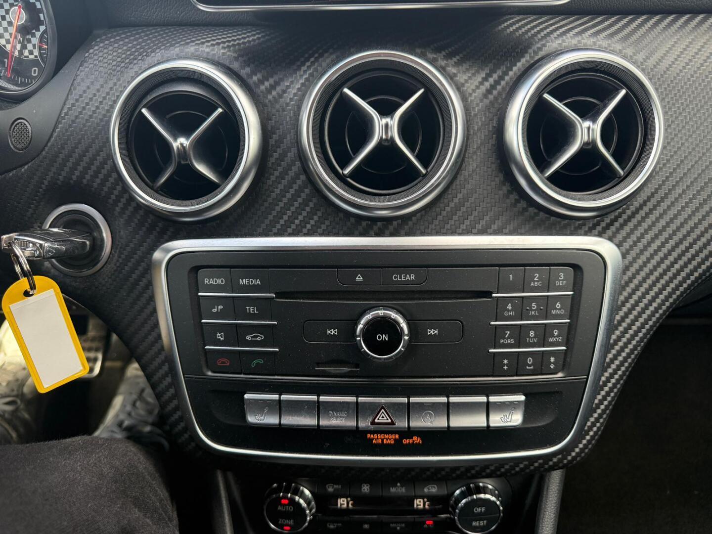 MERCEDES-BENZ A 2016