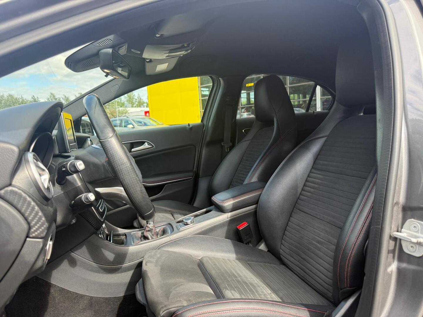 MERCEDES-BENZ A 2016
