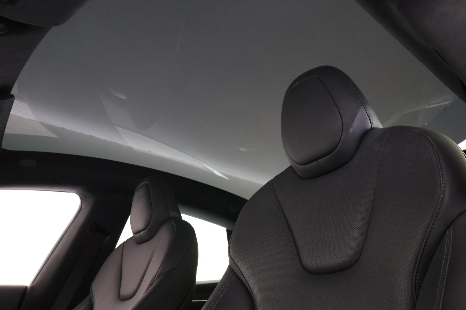 TESLA Model S 2023