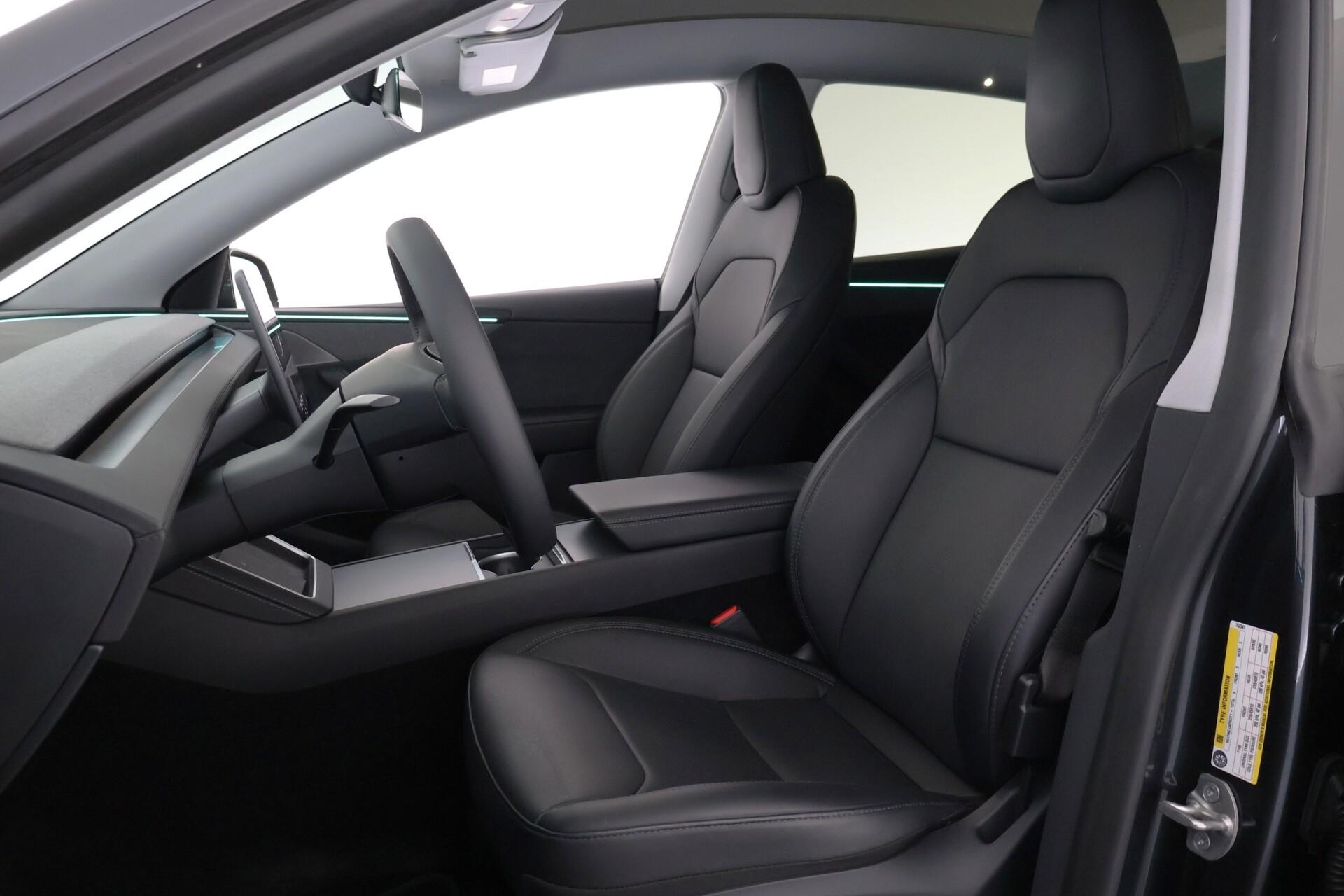 TESLA Model Y 2025