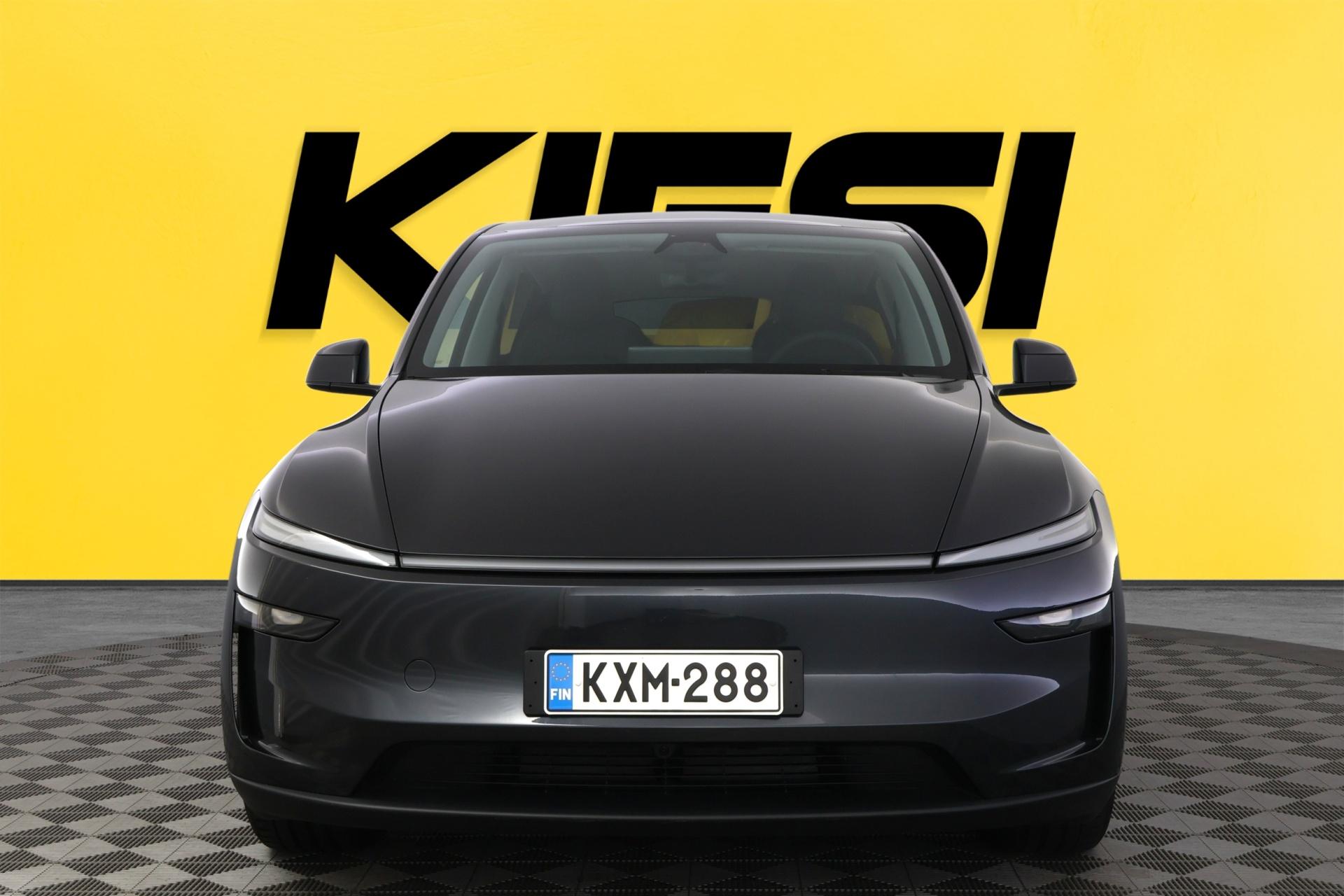 TESLA Model Y 2025