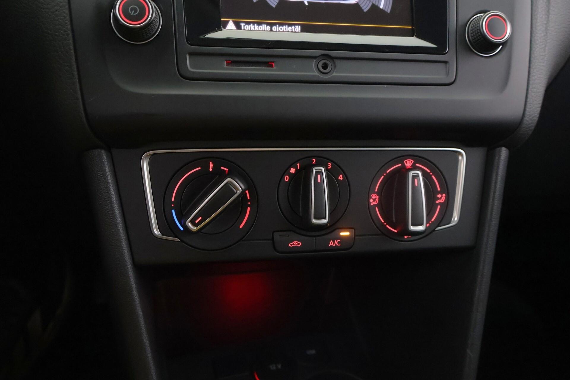 VOLKSWAGEN Polo 2016