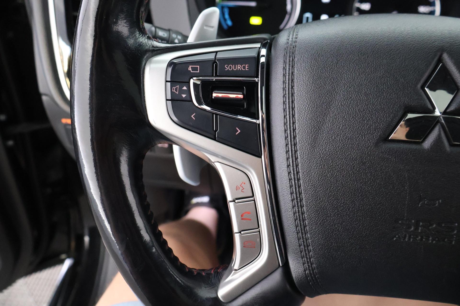 MITSUBISHI Outlander PHEV 2017