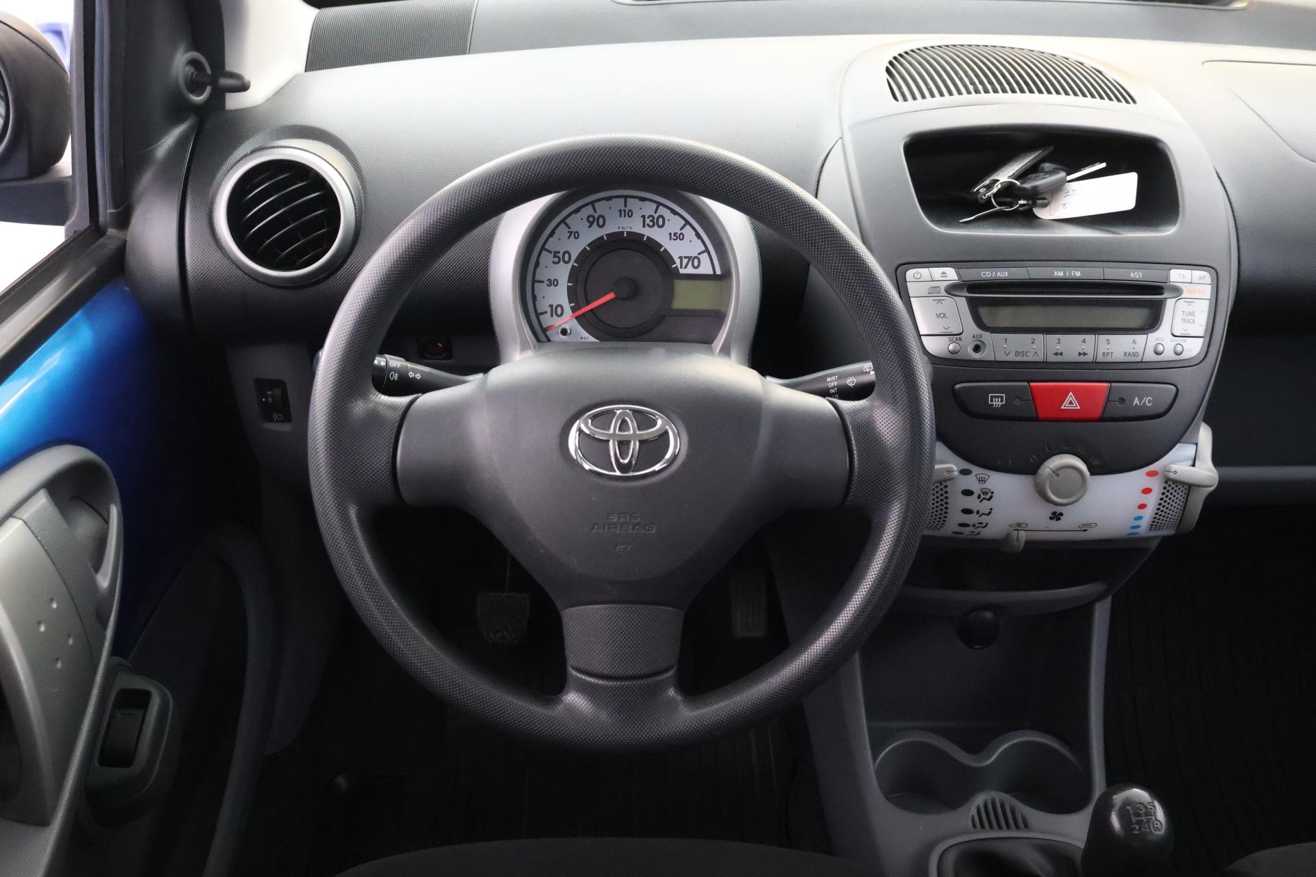 TOYOTA Aygo 2012