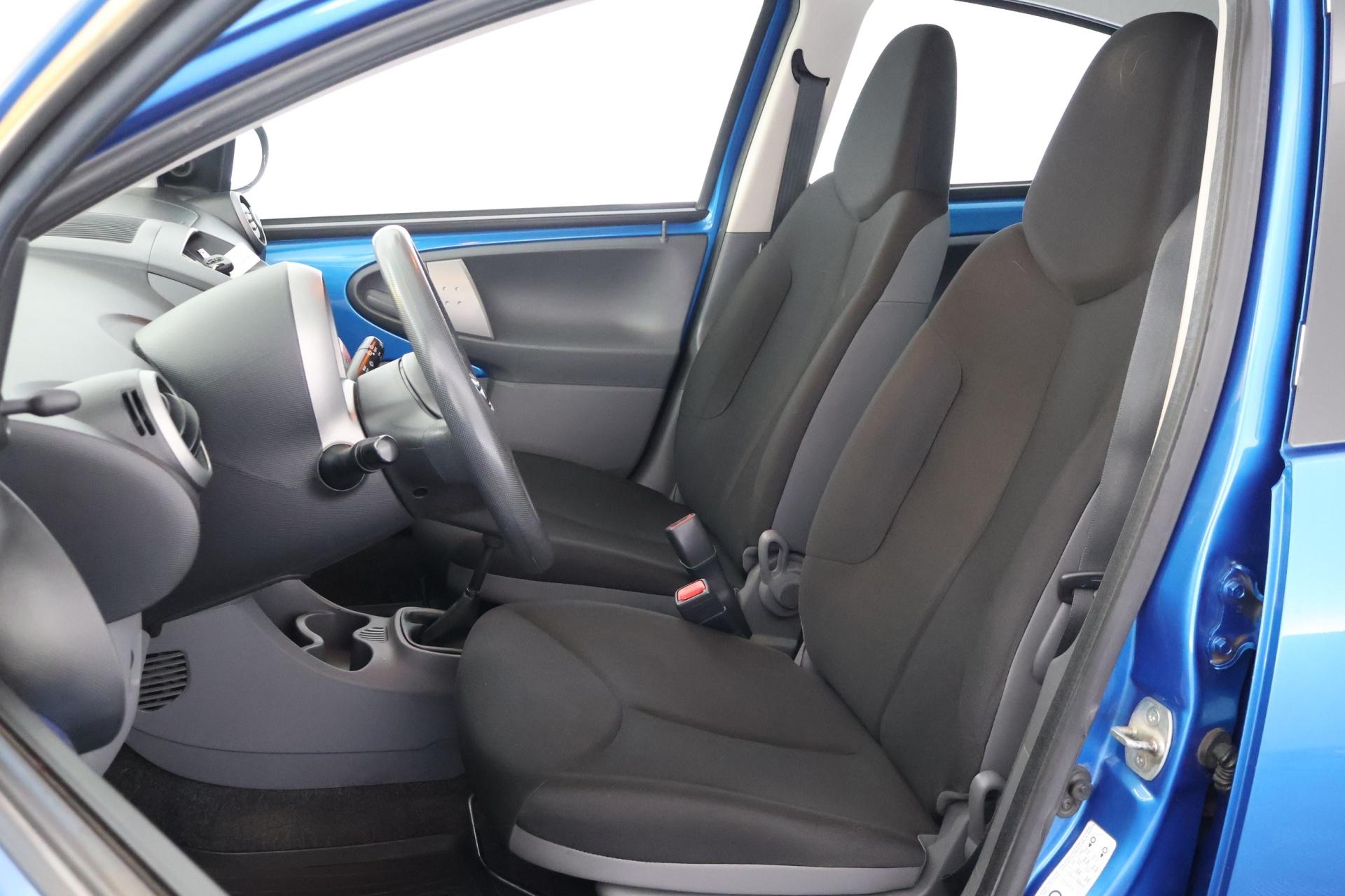 TOYOTA Aygo 2012