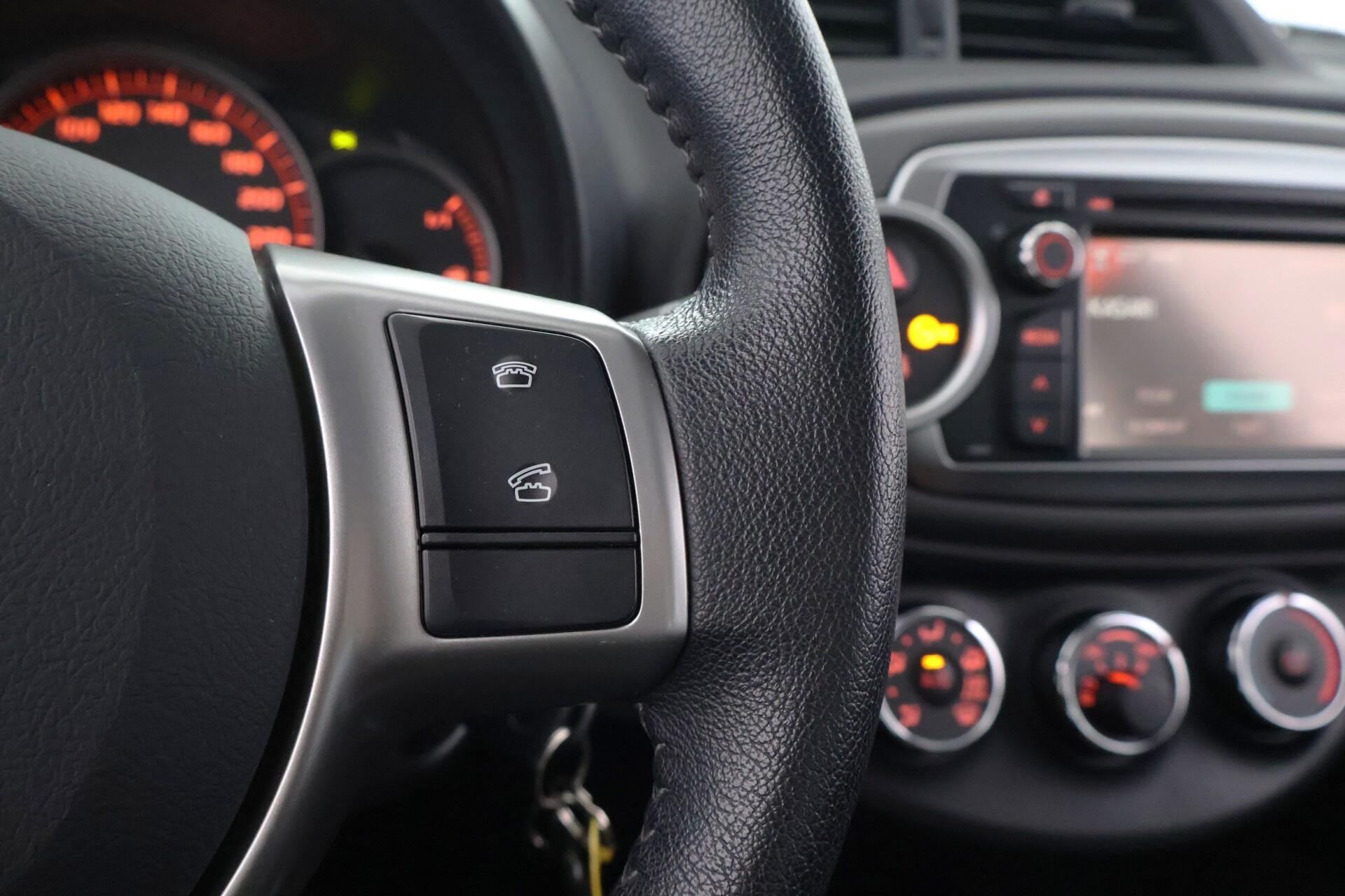 TOYOTA Yaris 2013