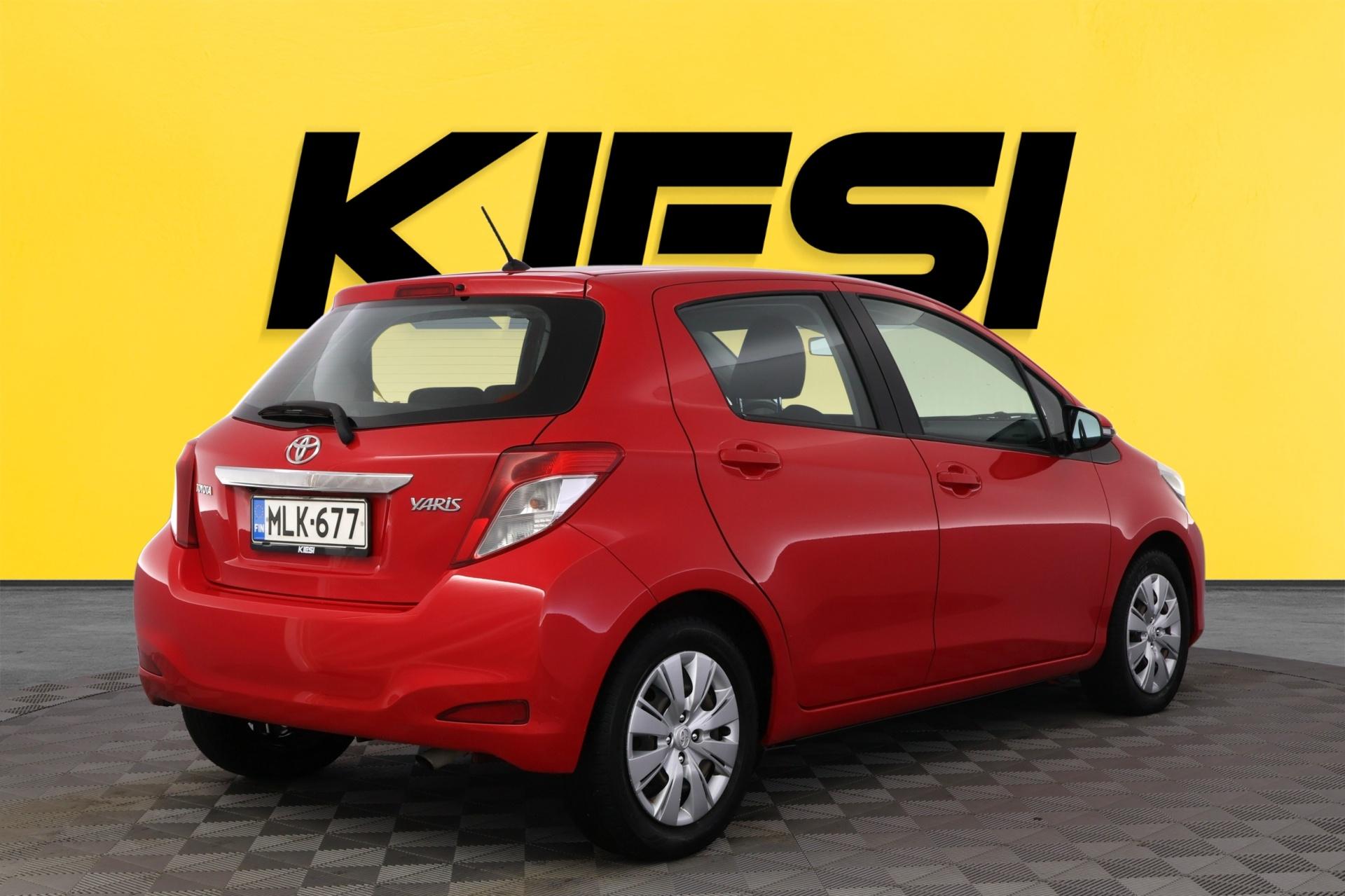 TOYOTA Yaris 2013